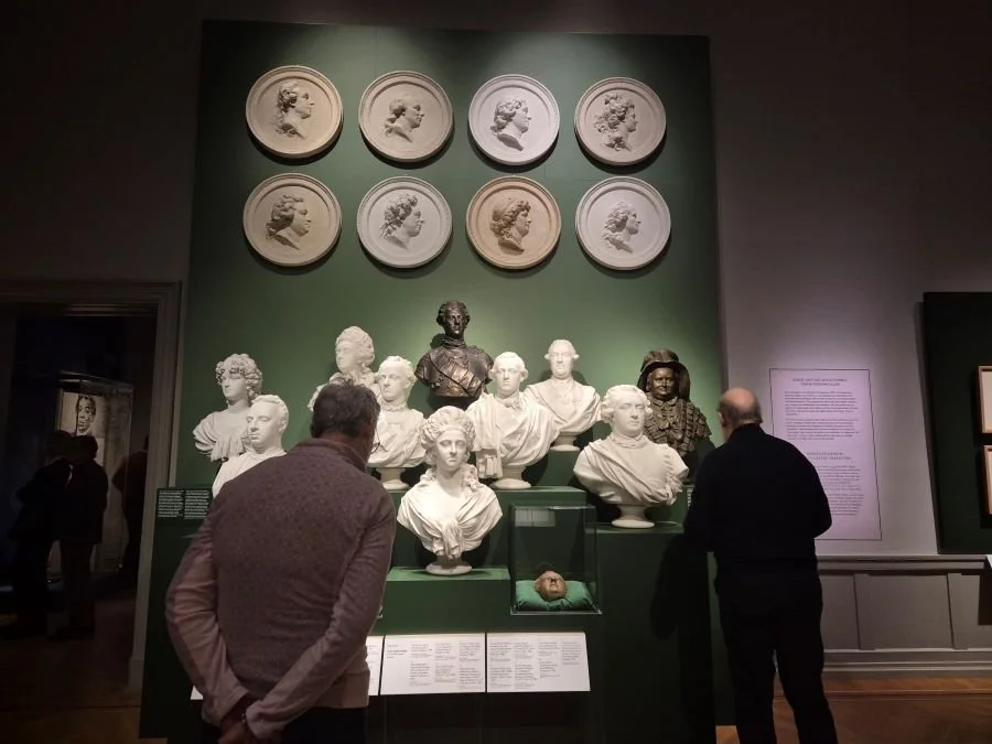 Byster och medaljonger.jpg