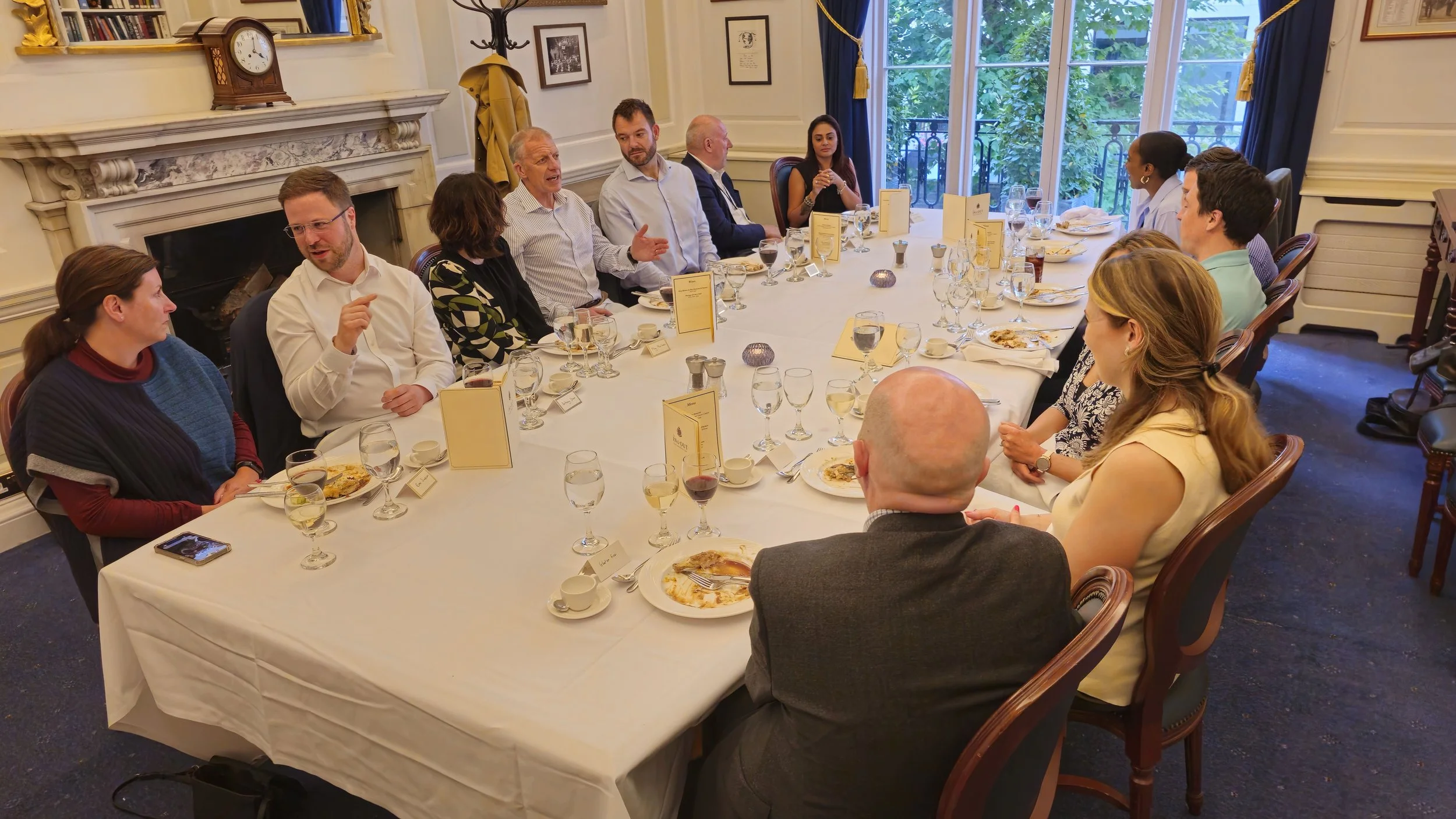 Senior people leaders exchanging perspectives during a People Strategy Hub Roundtable