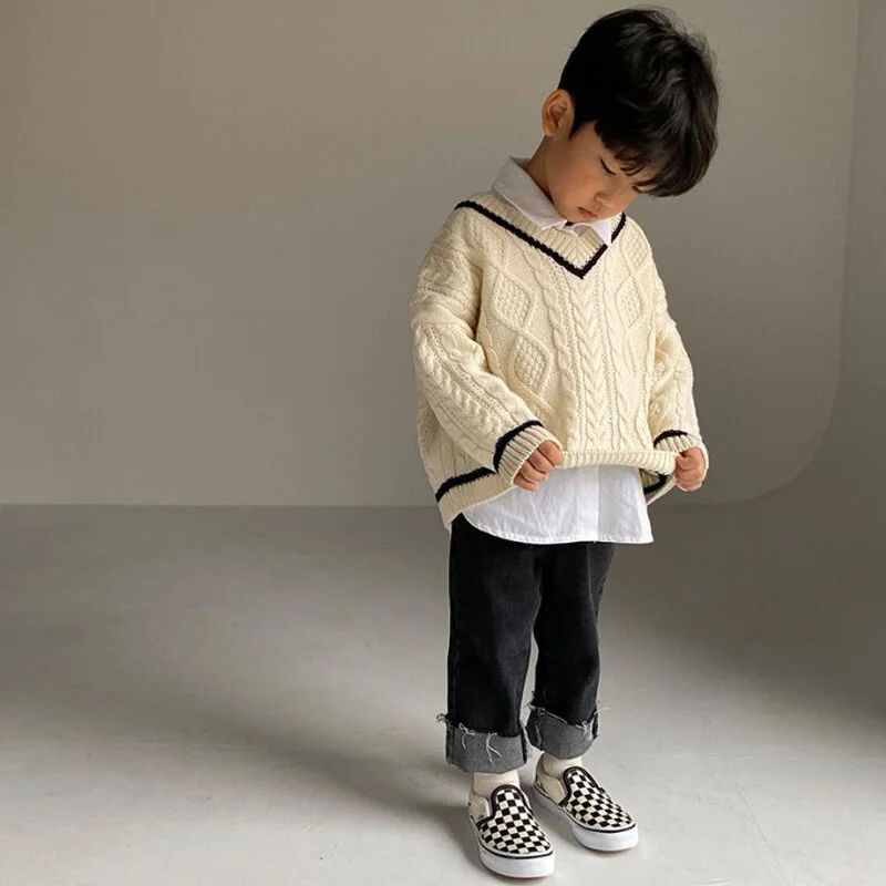 OVERSIZED COLLEGE V NECK CREAM