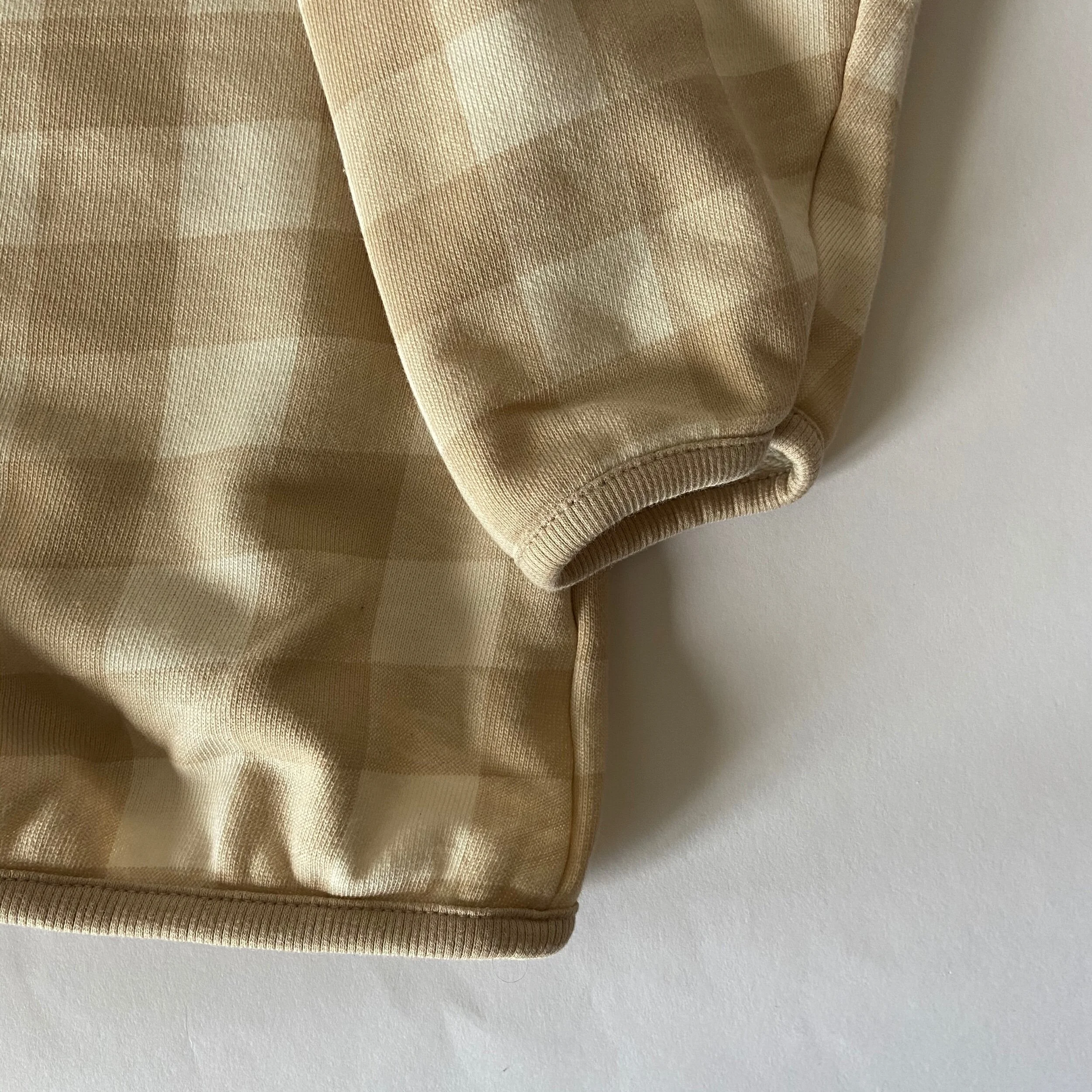 B5DF4A65-DA8C-4E04-B21D-A534AB032E48