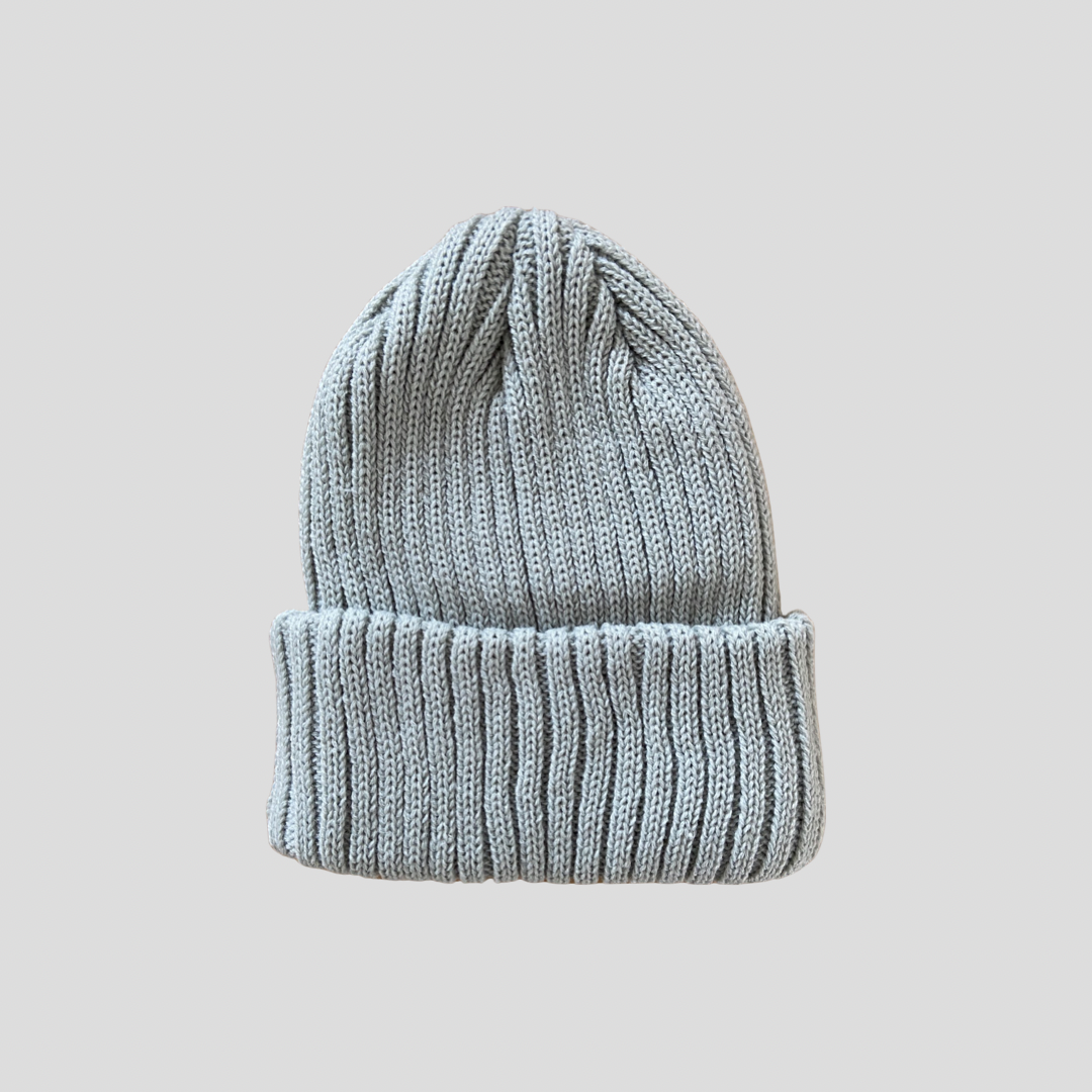 RIBBED BEANIE IN MINT GREY