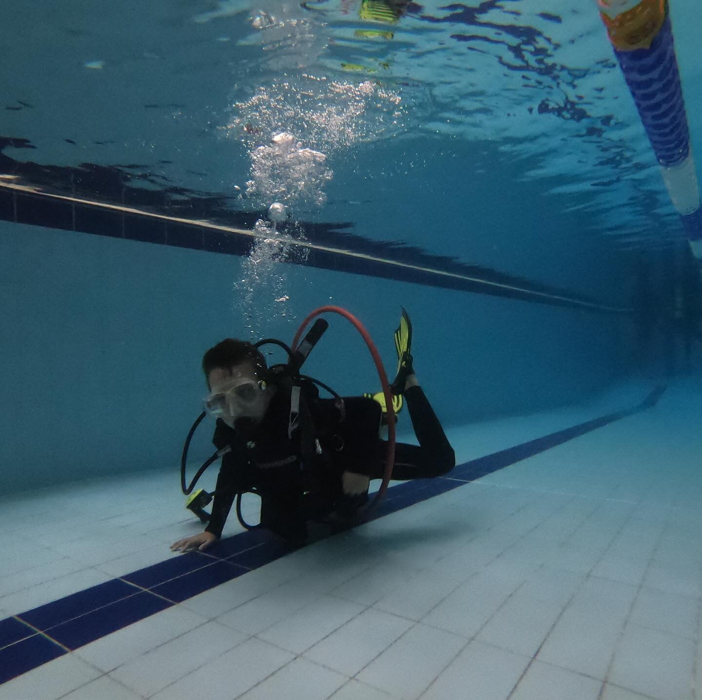 Awesome Friday night in the pool with the bubble makers ... well done to you all 😃 #bubblemaker #kidsthatscuba #scubakids #paditv #padiadventures #padiclub #sealteam #padidiver #dive #pooldive #padidivers #scubalife #scubapro #divepro #coolkids #sum