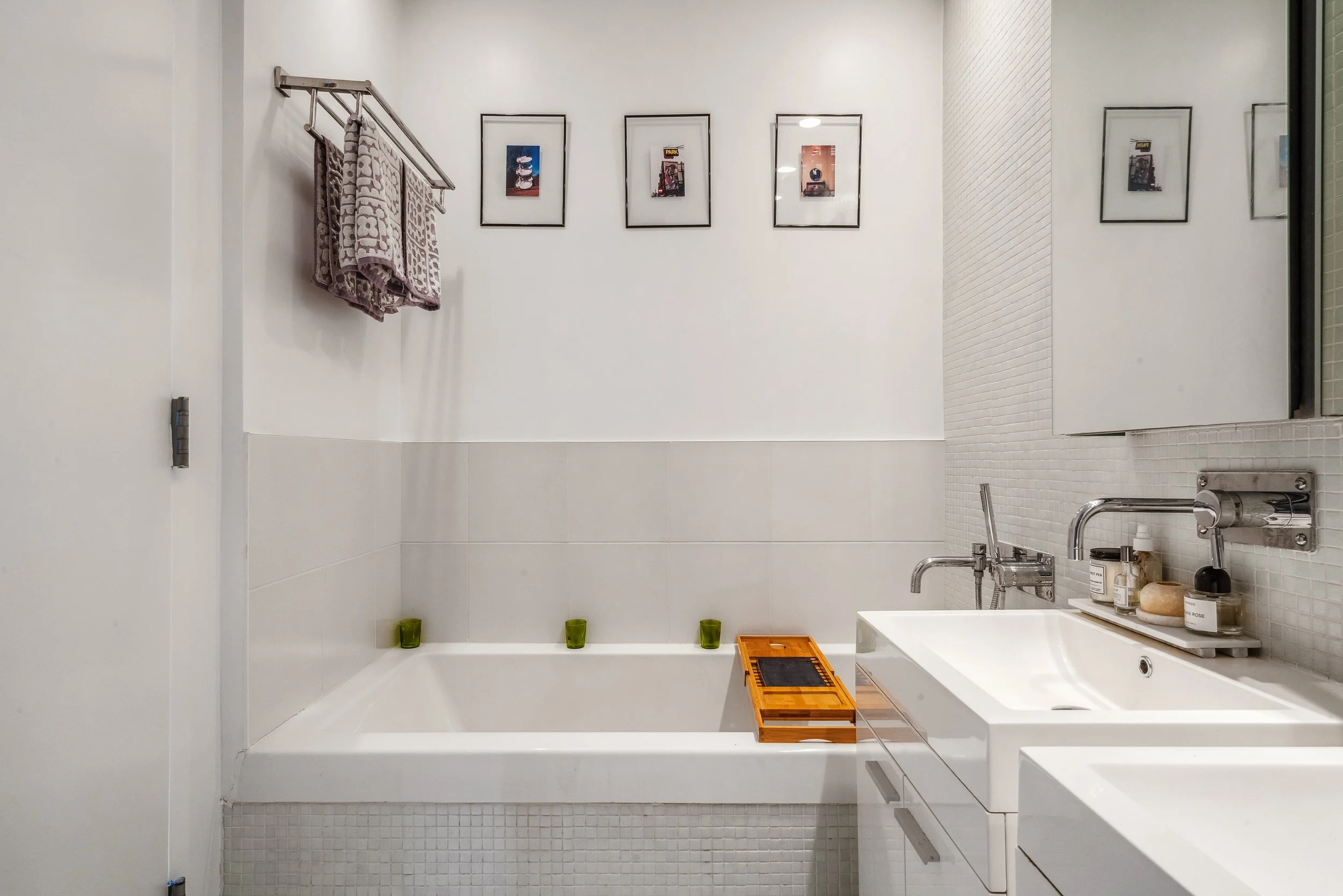 profphoto_904Pacific_bathroom3.jpg