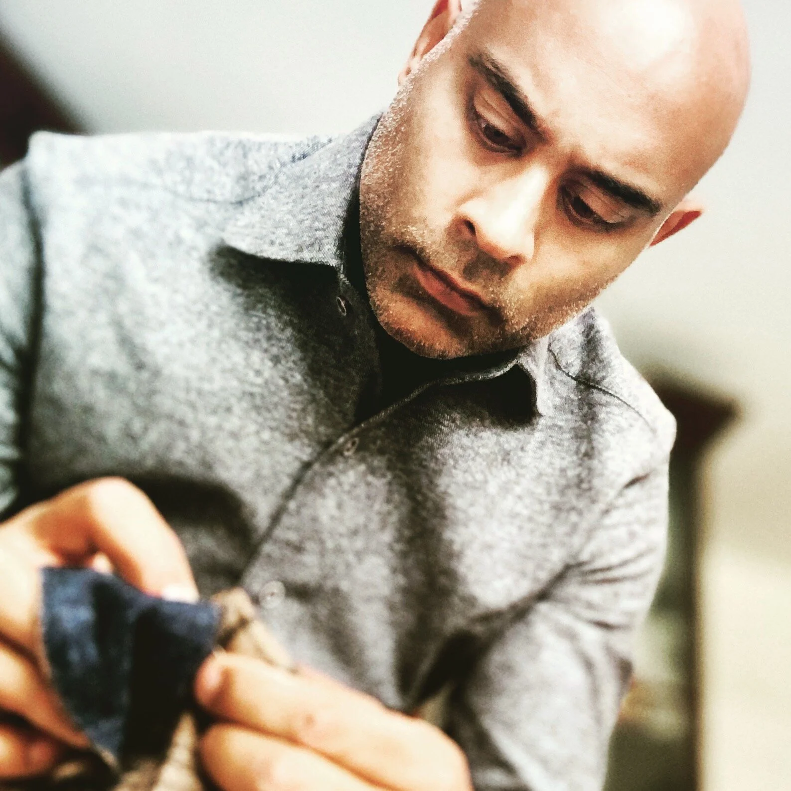 Roberto Revilla London Bespoke Suits, Bespoke Shirts and Smart Casual Wear.  Bespoke Jeans & Bespoke Polo Shirts.