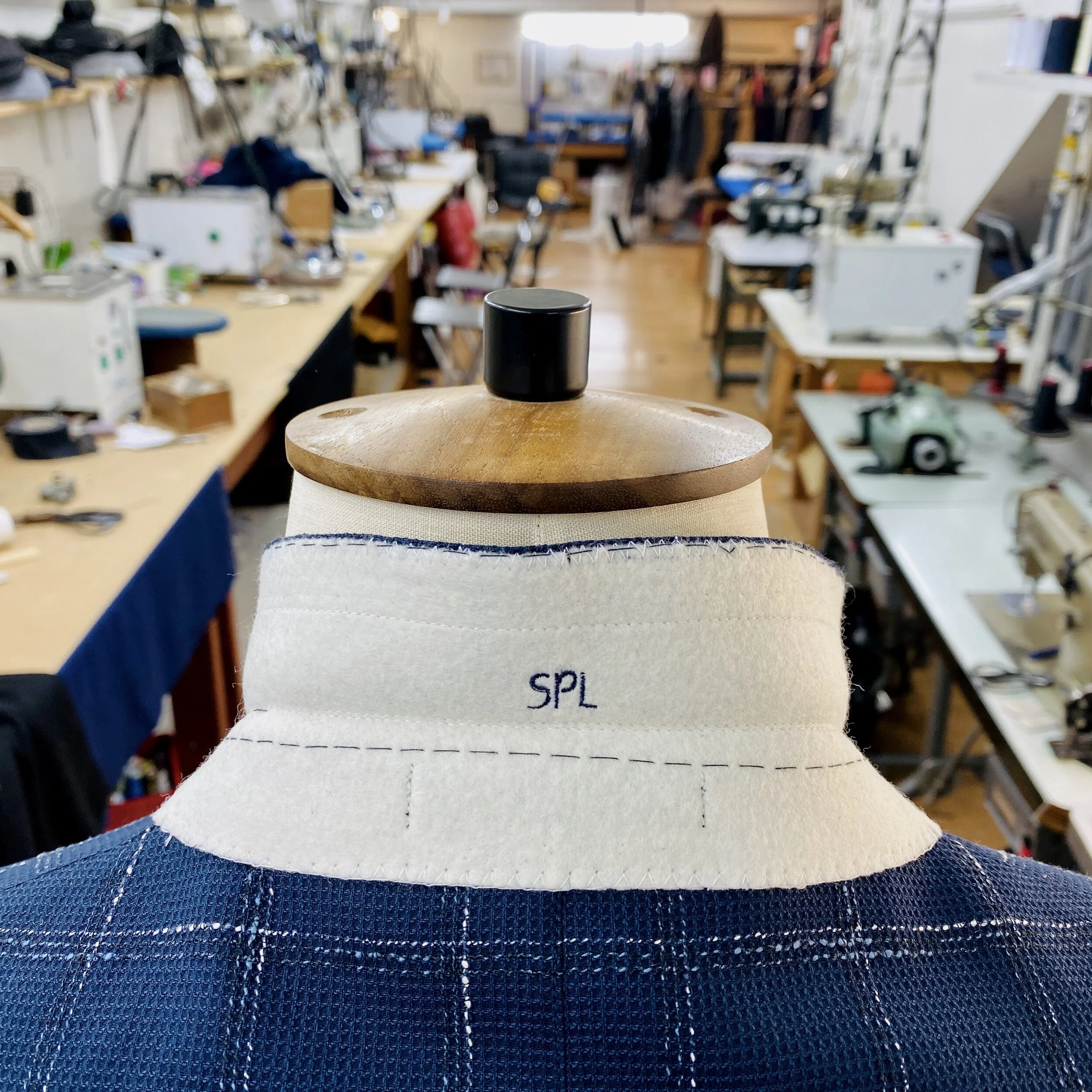 Roberto Revilla London Bespoke Suits, Bespoke Shirts and Smart Casual Wear.  Bespoke Jeans & Bespoke Polo Shirts.