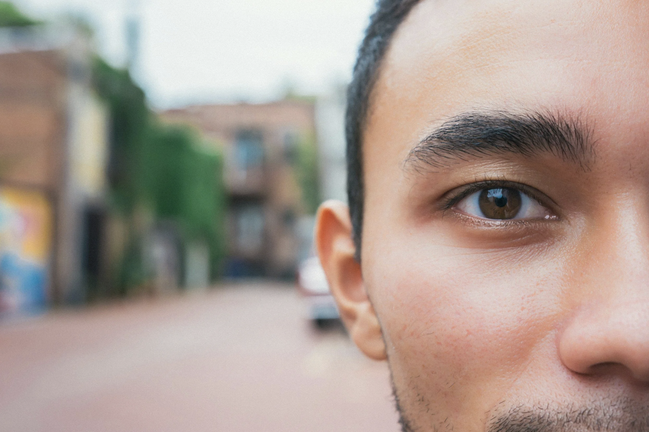 Contact Lens Tips For Men In 2026