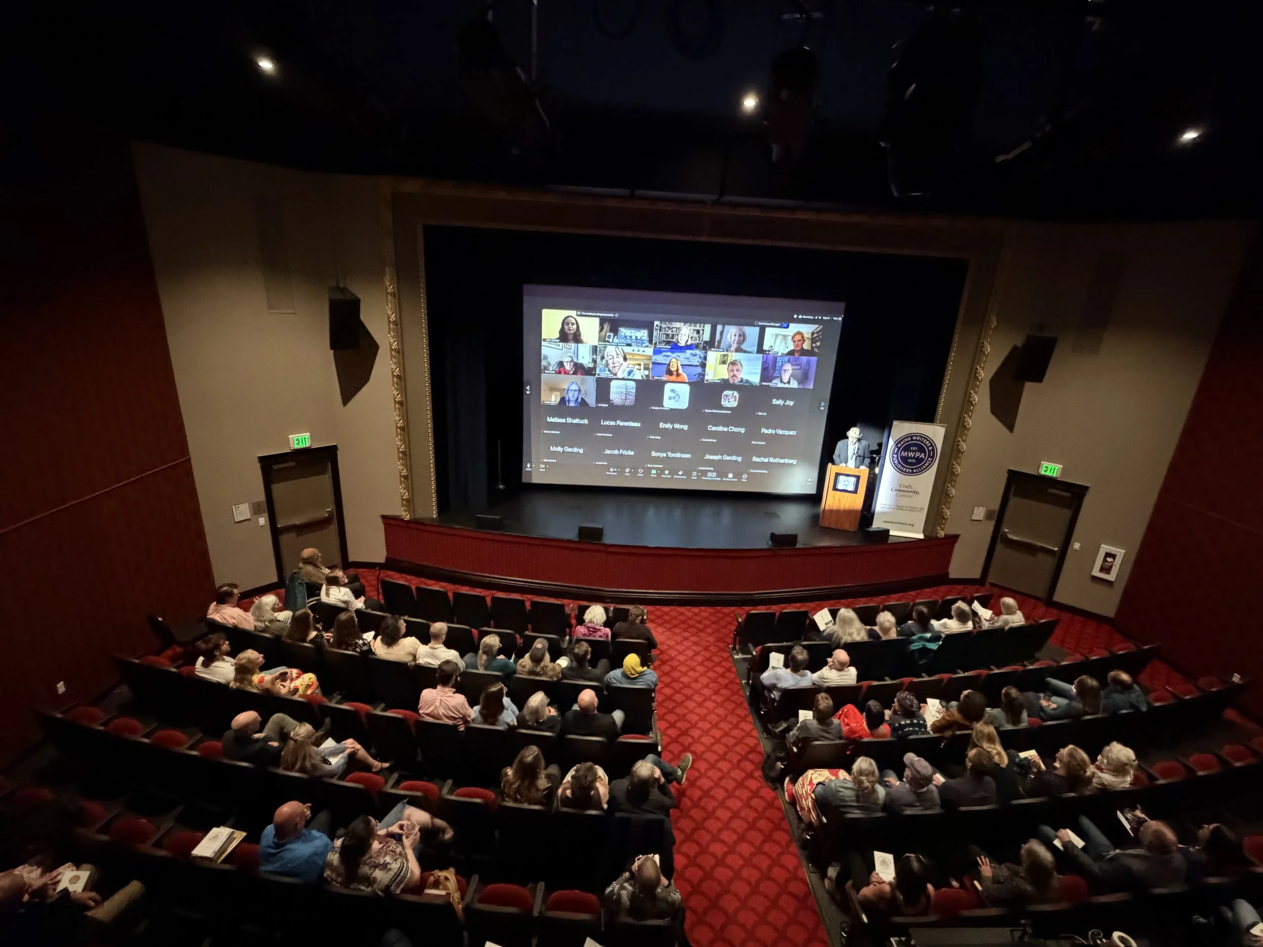 audience from above.jpg