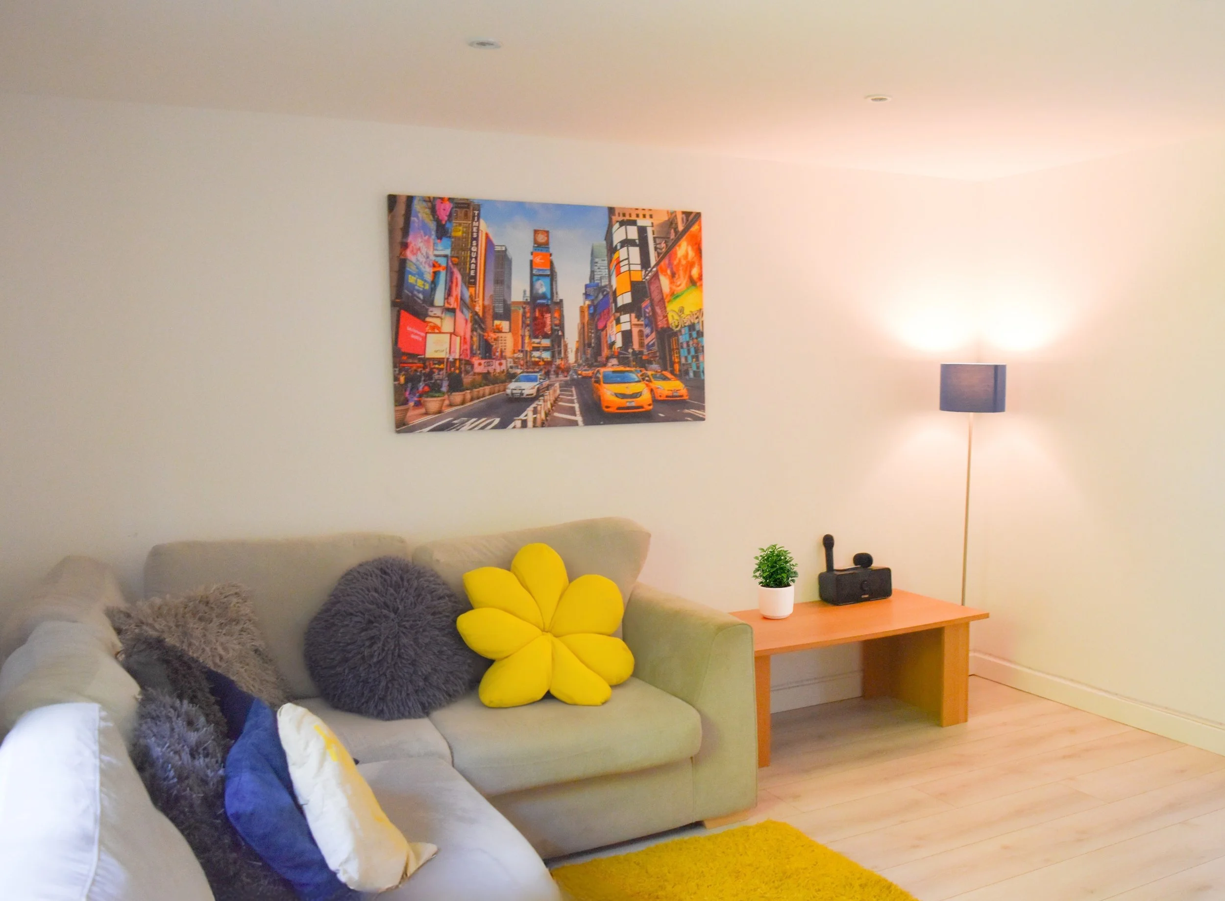 Living room 1.jpg