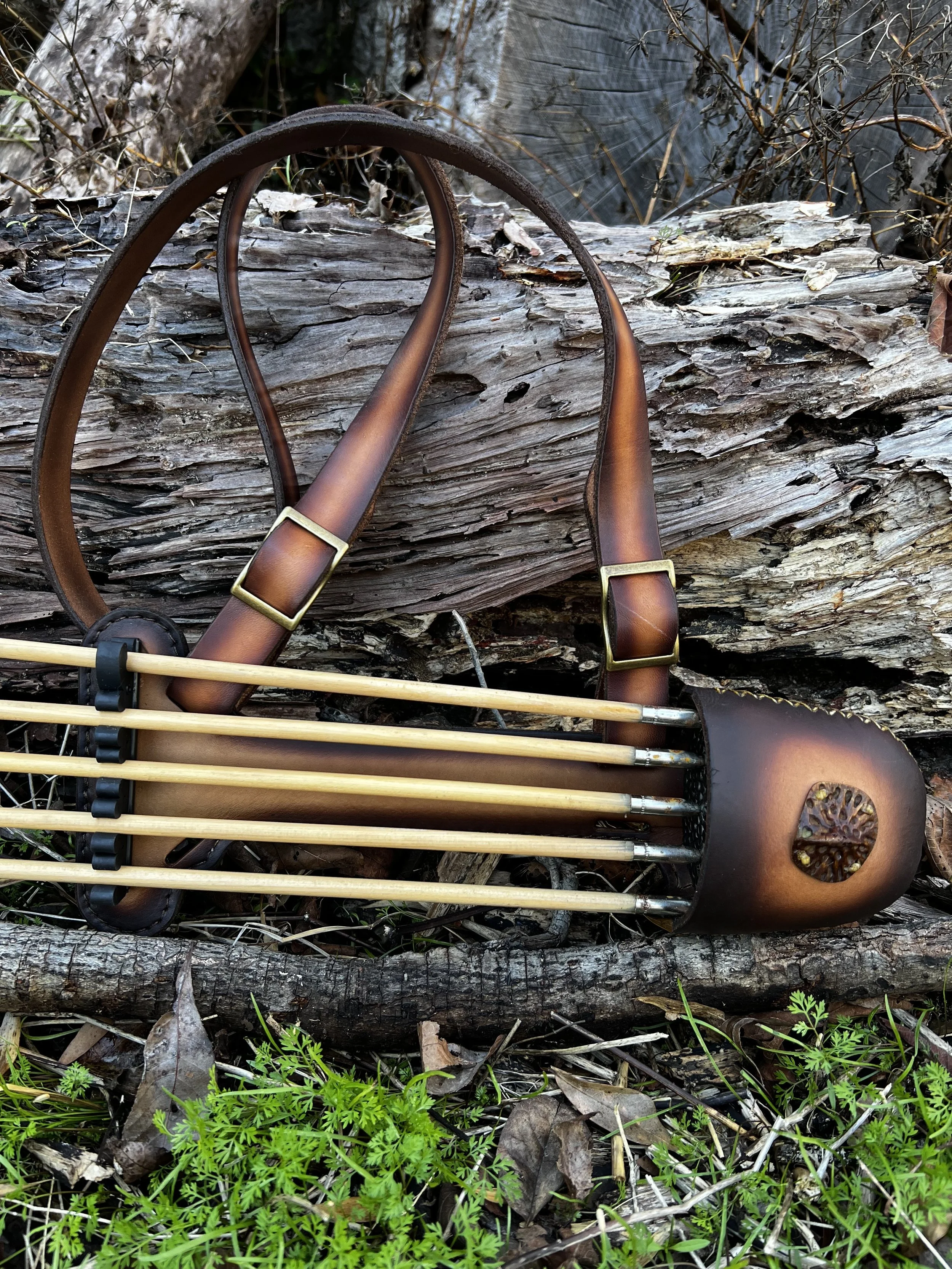 Shoulder Quiver- Antiqued Walnut Brown