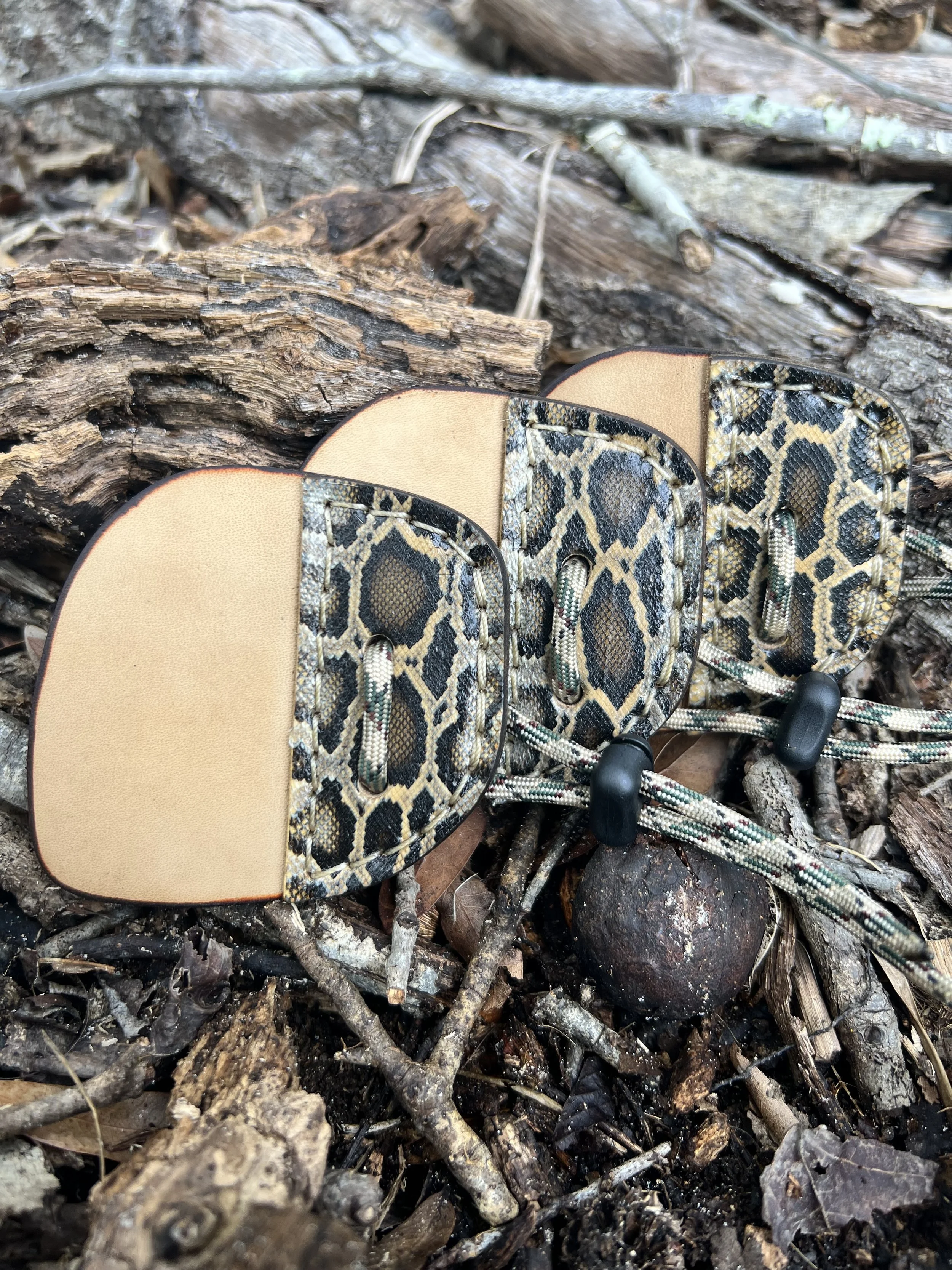 Snake Skin and Leather Archery Shooting Tab- Everglades Python