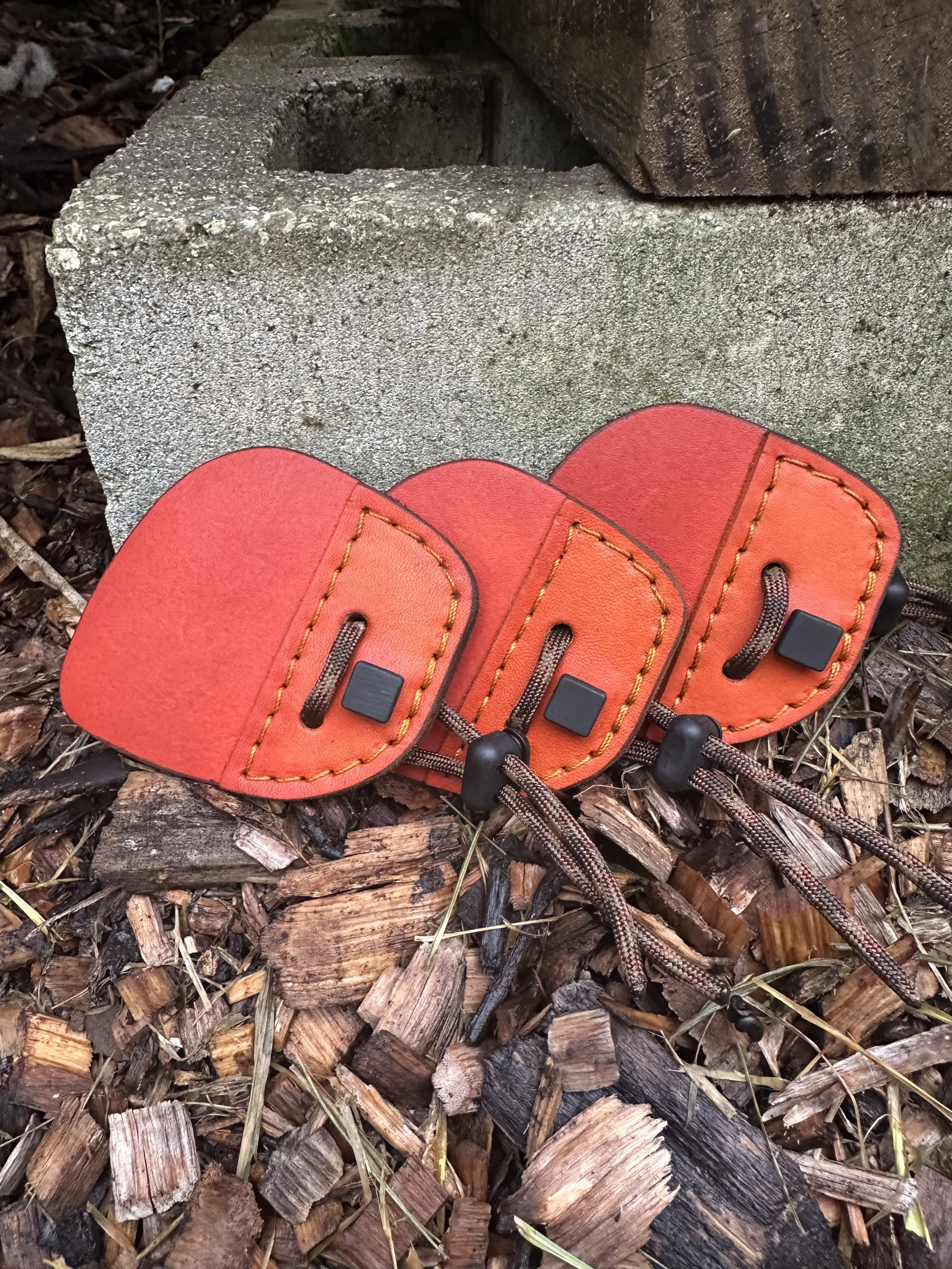New Improved Omnivore's Clicker Tab Right Handed- Saddle Tan