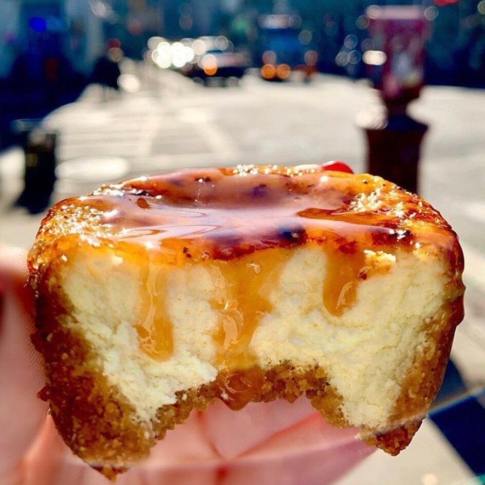 TAG SOMEONE YOU'RE NOT SHARING A SALTED CARAMEL CHEESECAKE WITH #sorrynotsorry 

https://linktr.ee/eileenscheesecake