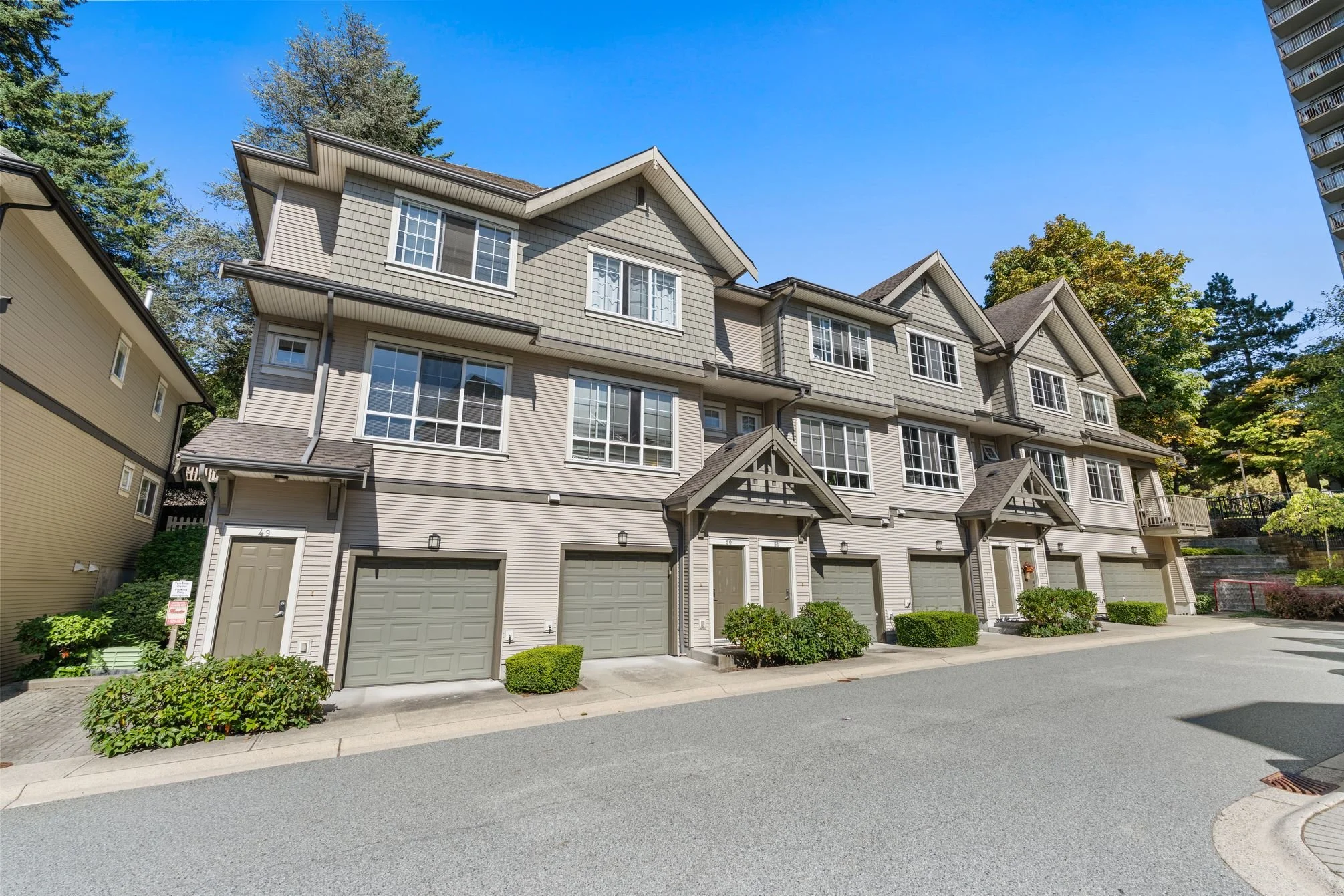53 9088 Halston Court Burnaby 02.jpg