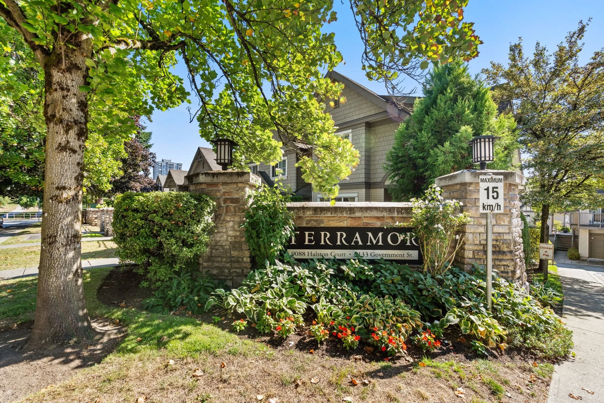 53 9088 Halston Court Burnaby 01.jpg