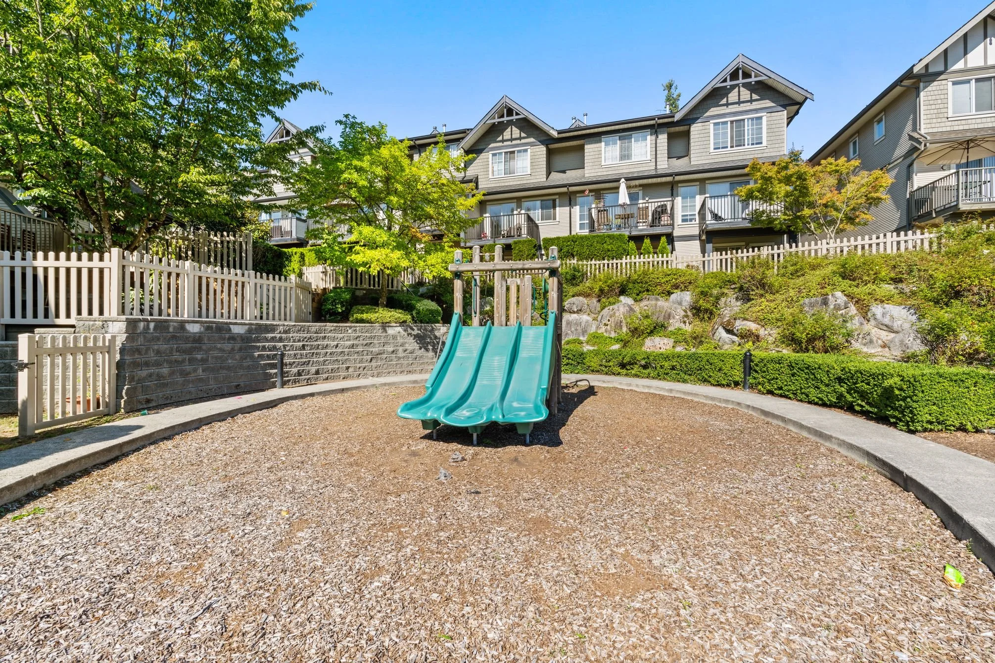 53 9088 Halston Court Burnaby 36.jpg