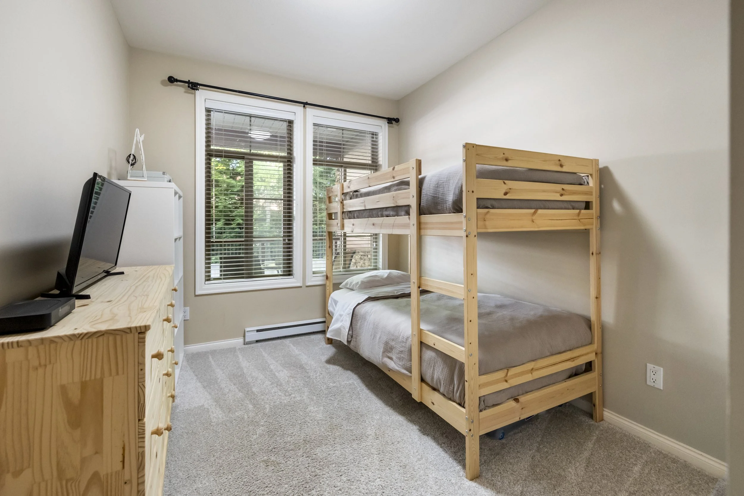 205 Tucker McClean 111 3355 Rosemary Heights Drive Surrey8.jpg