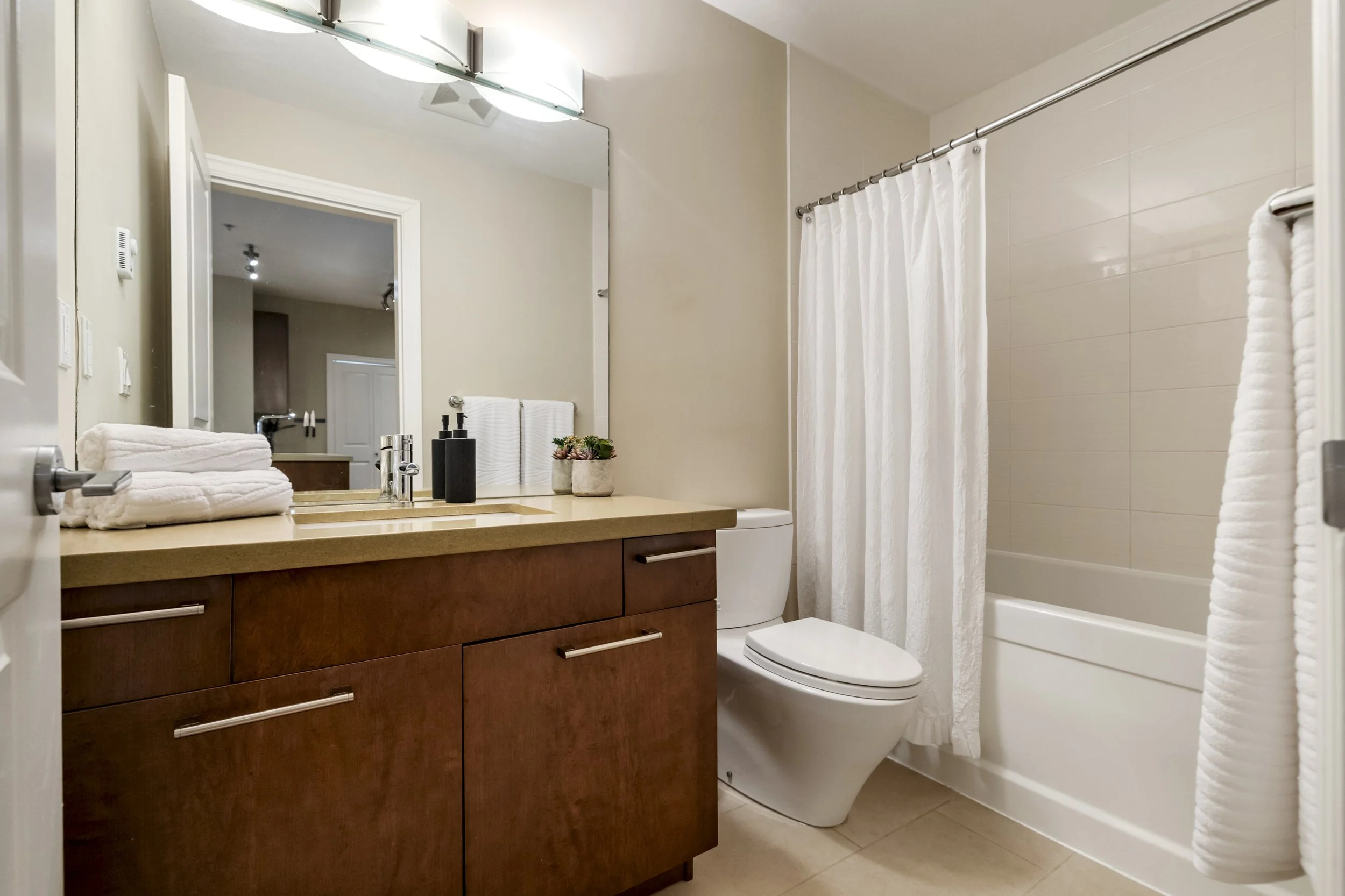 205 Tucker McClean 111 3355 Rosemary Heights Drive Surrey11.jpg