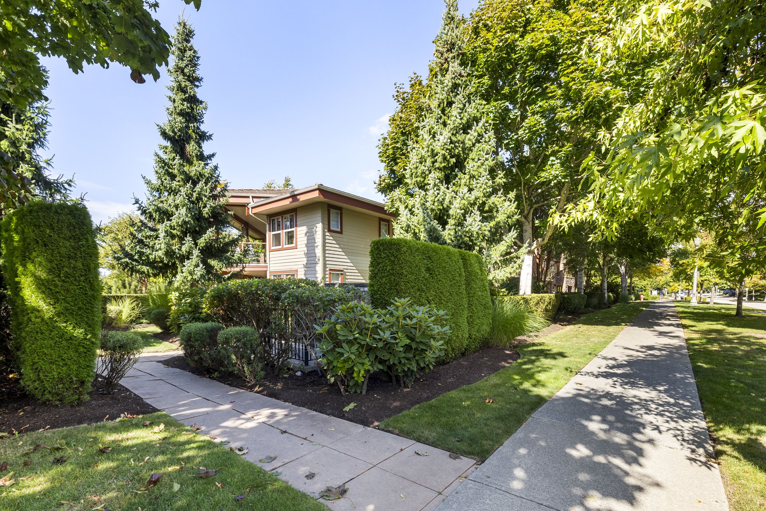 205 Tucker McClean 111 3355 Rosemary Heights Drive Surrey30.jpg