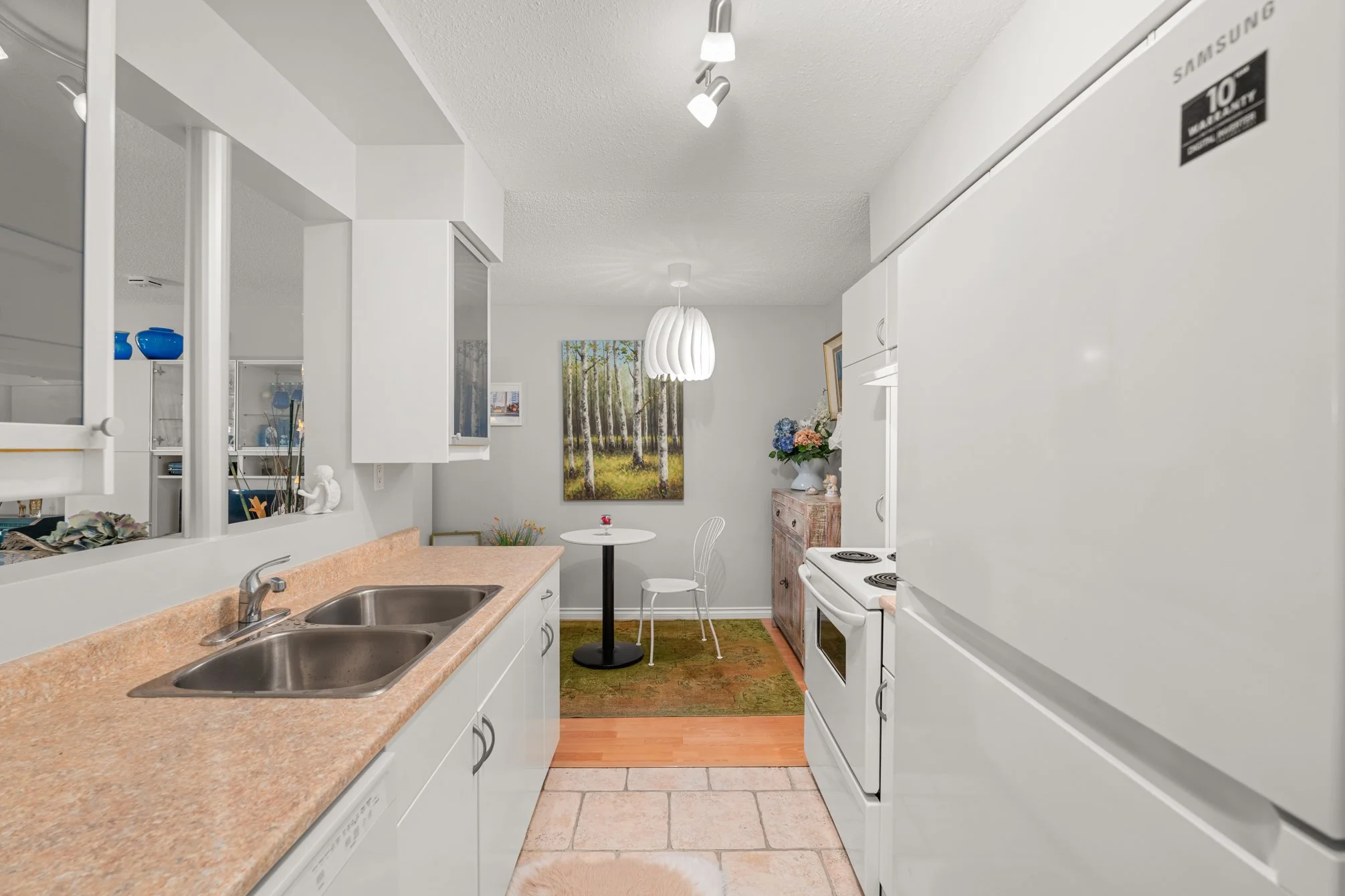 215 4373 Halifax Street Burnaby 07.jpg