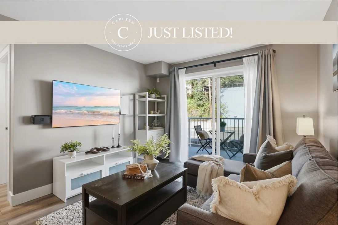 A home that makes everyday living feel easy ✨ New Listing! 

#212 &ndash; 33960 Old Yale Road, Abbotsford

Start your mornings with a walk to Oldhand Coffee, pick up something fresh from The Polly Fox Bakery, and spend your evenings unwinding on your