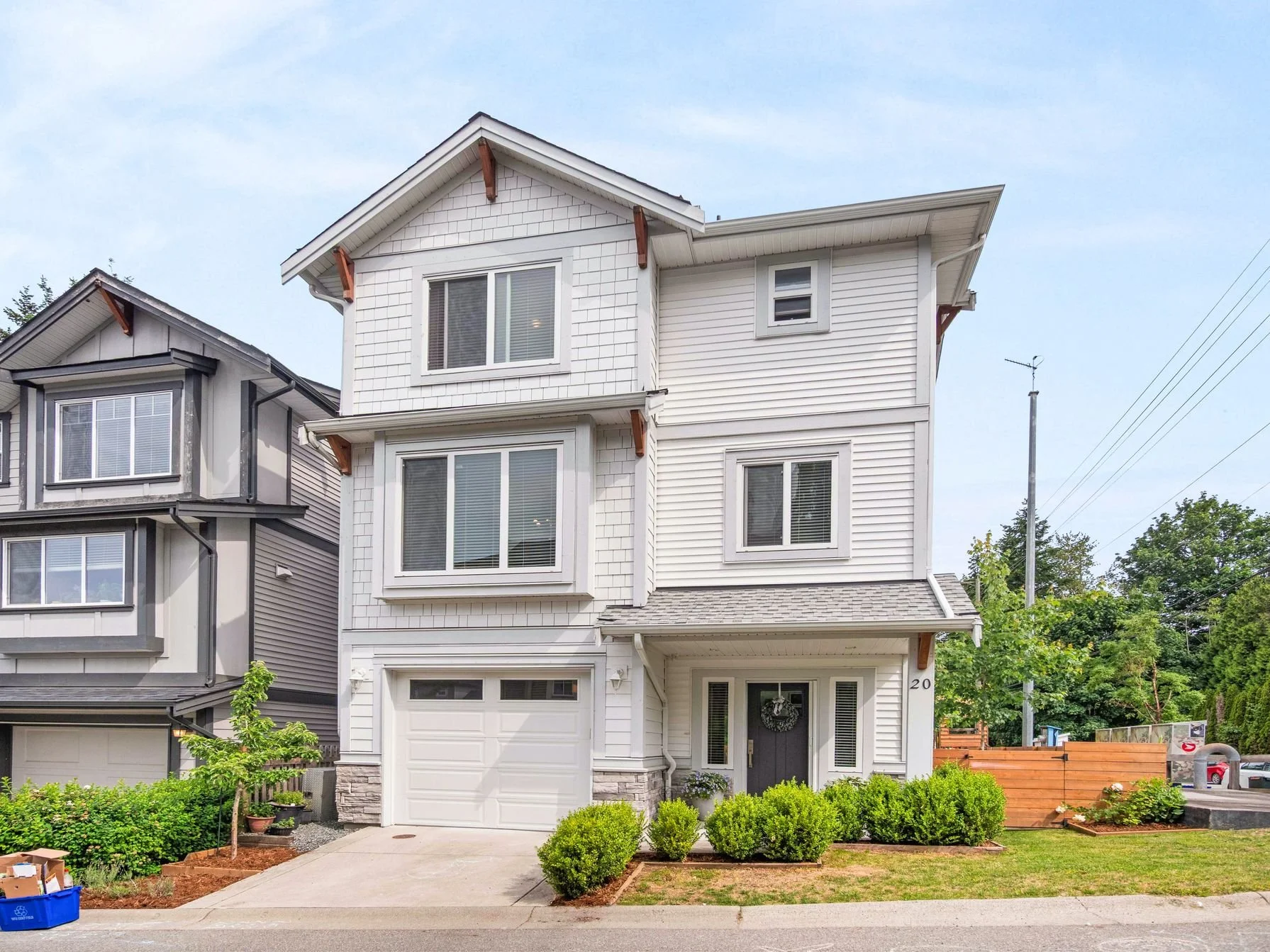20 4295 Old Clayburn Rd Abbotsford001.jpg