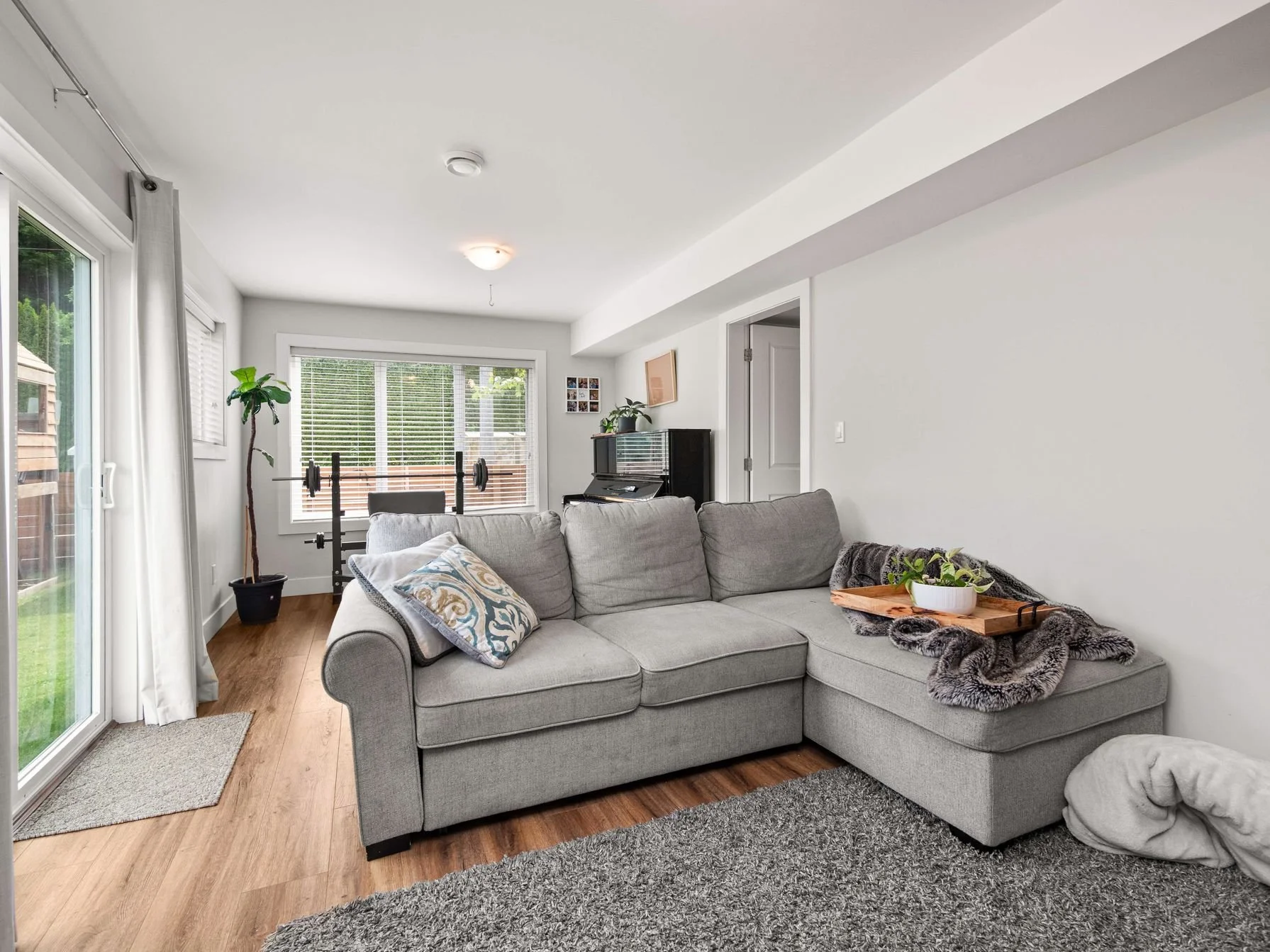 20 4295 Old Clayburn Rd Abbotsford023.jpg