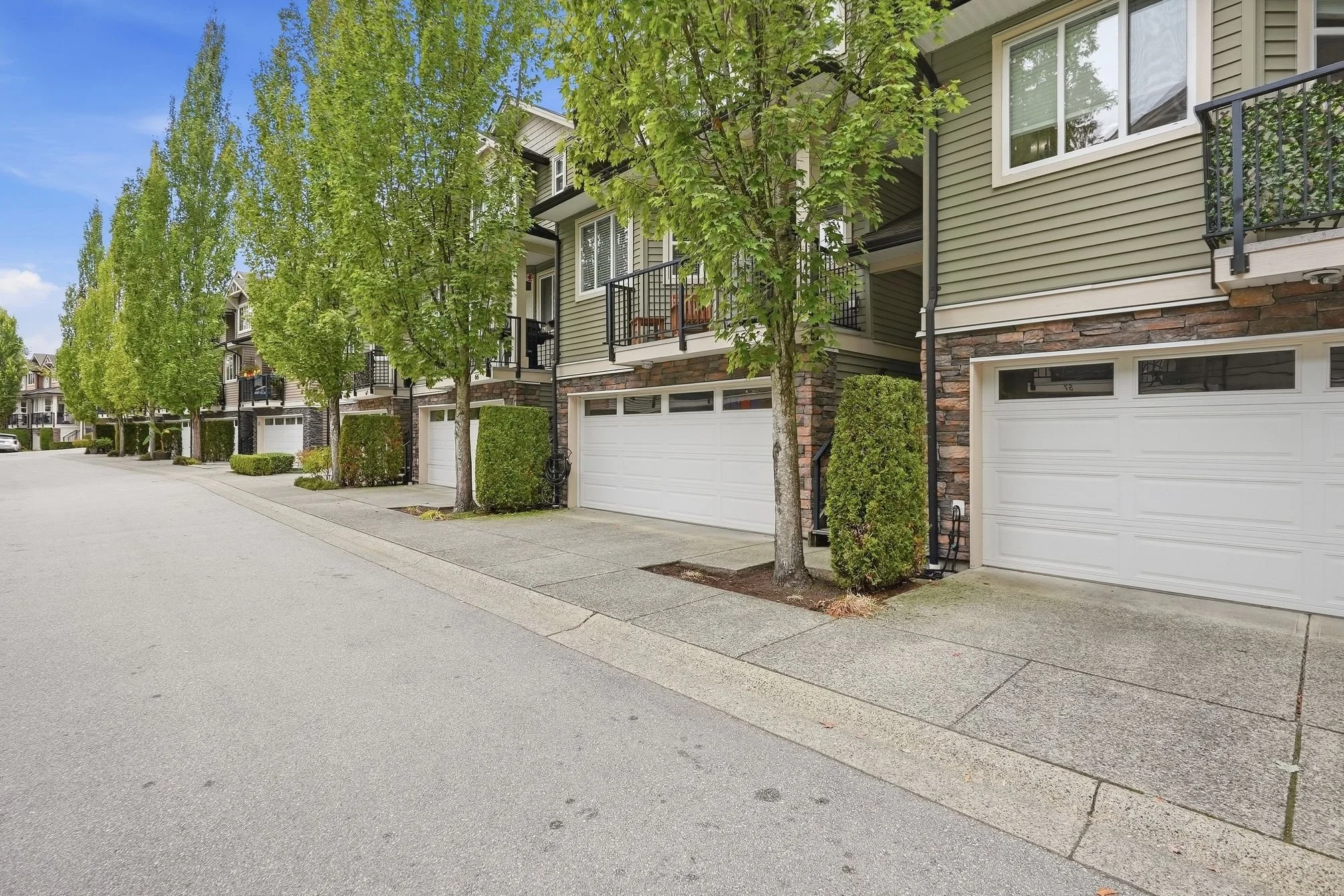 11720_Cottonwood_Dr_Maple_Ridge_004.jpg