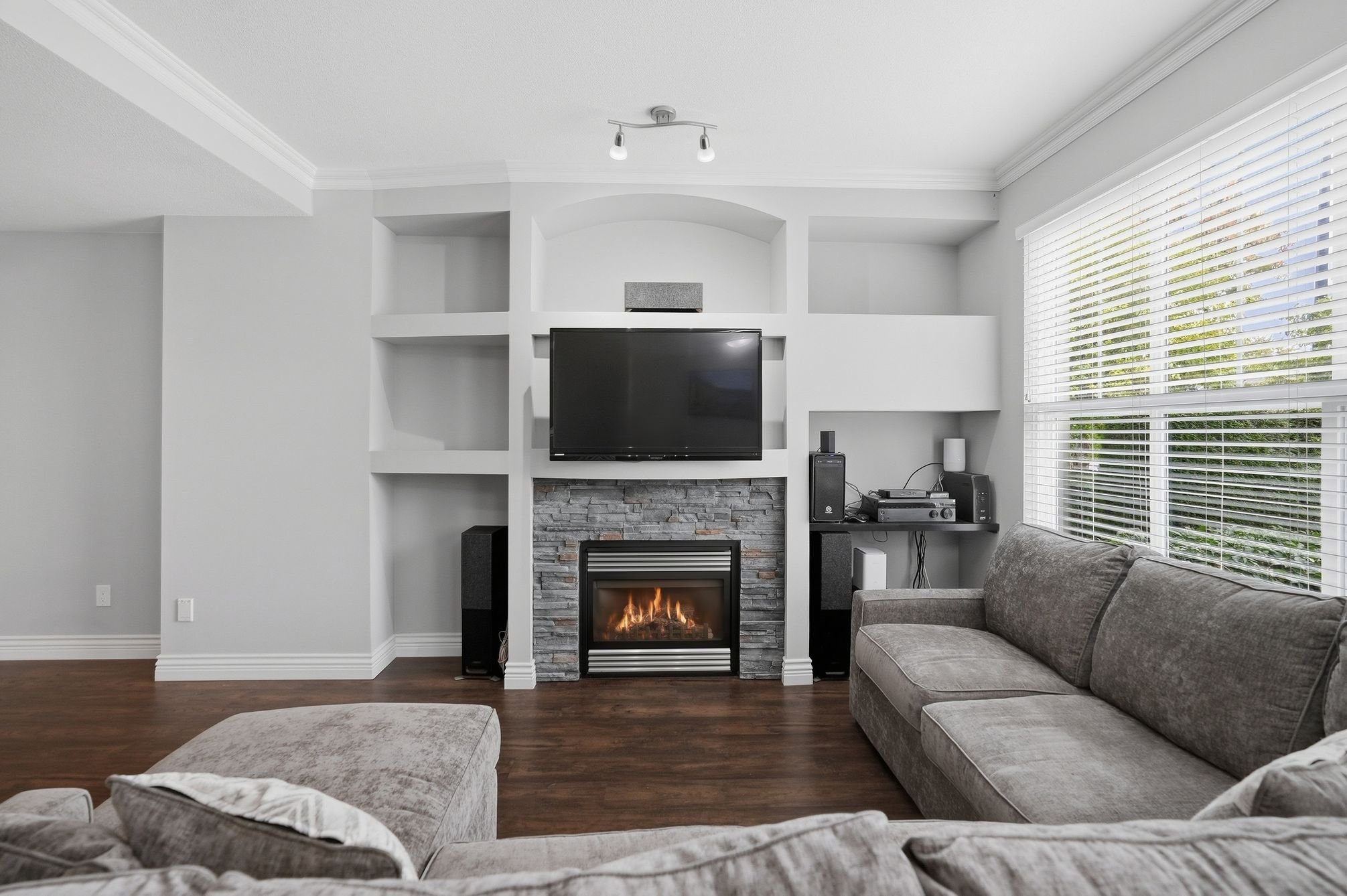 11720_Cottonwood_Dr_Maple_Ridge_014.jpg