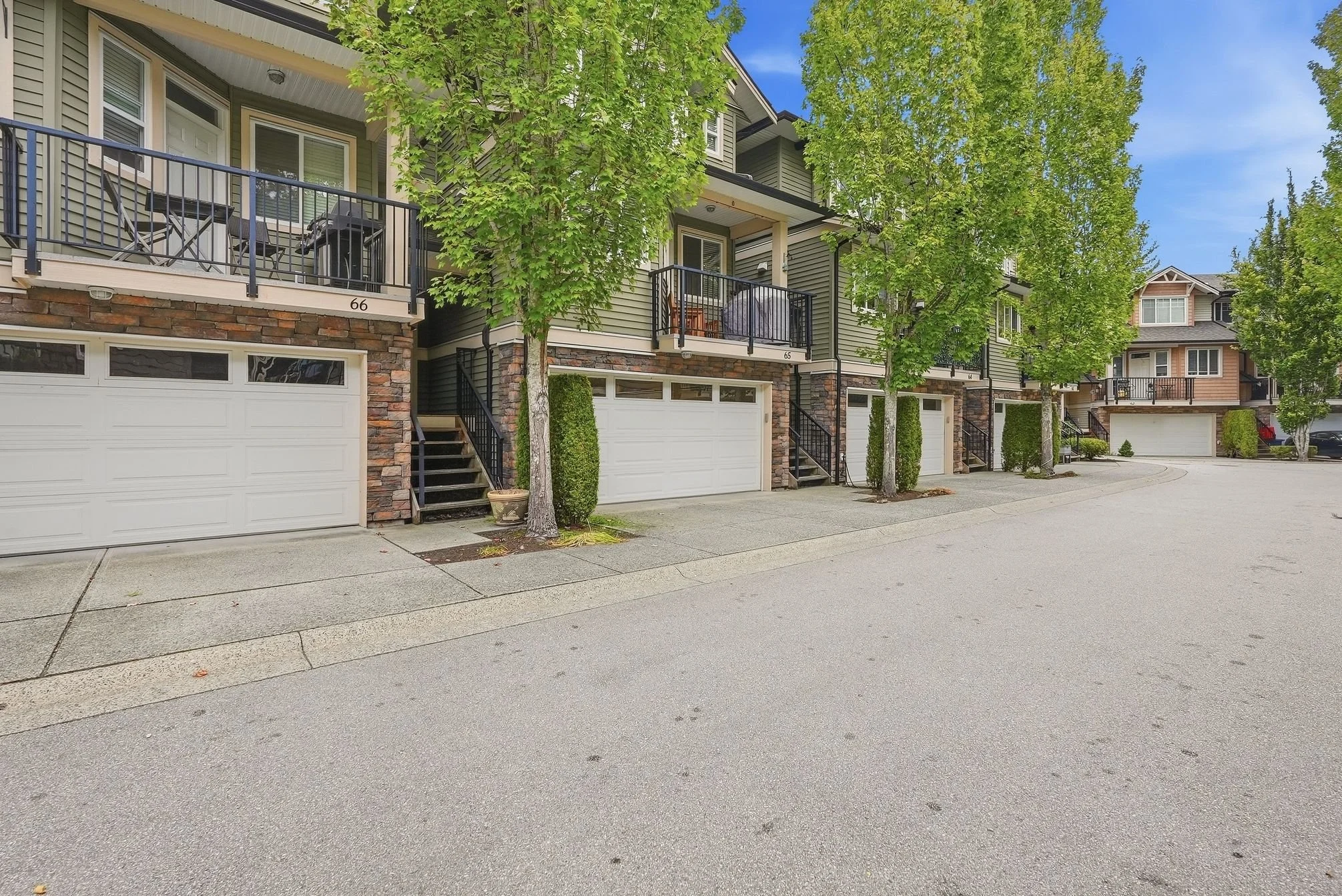 11720_Cottonwood_Dr_Maple_Ridge_003.jpg