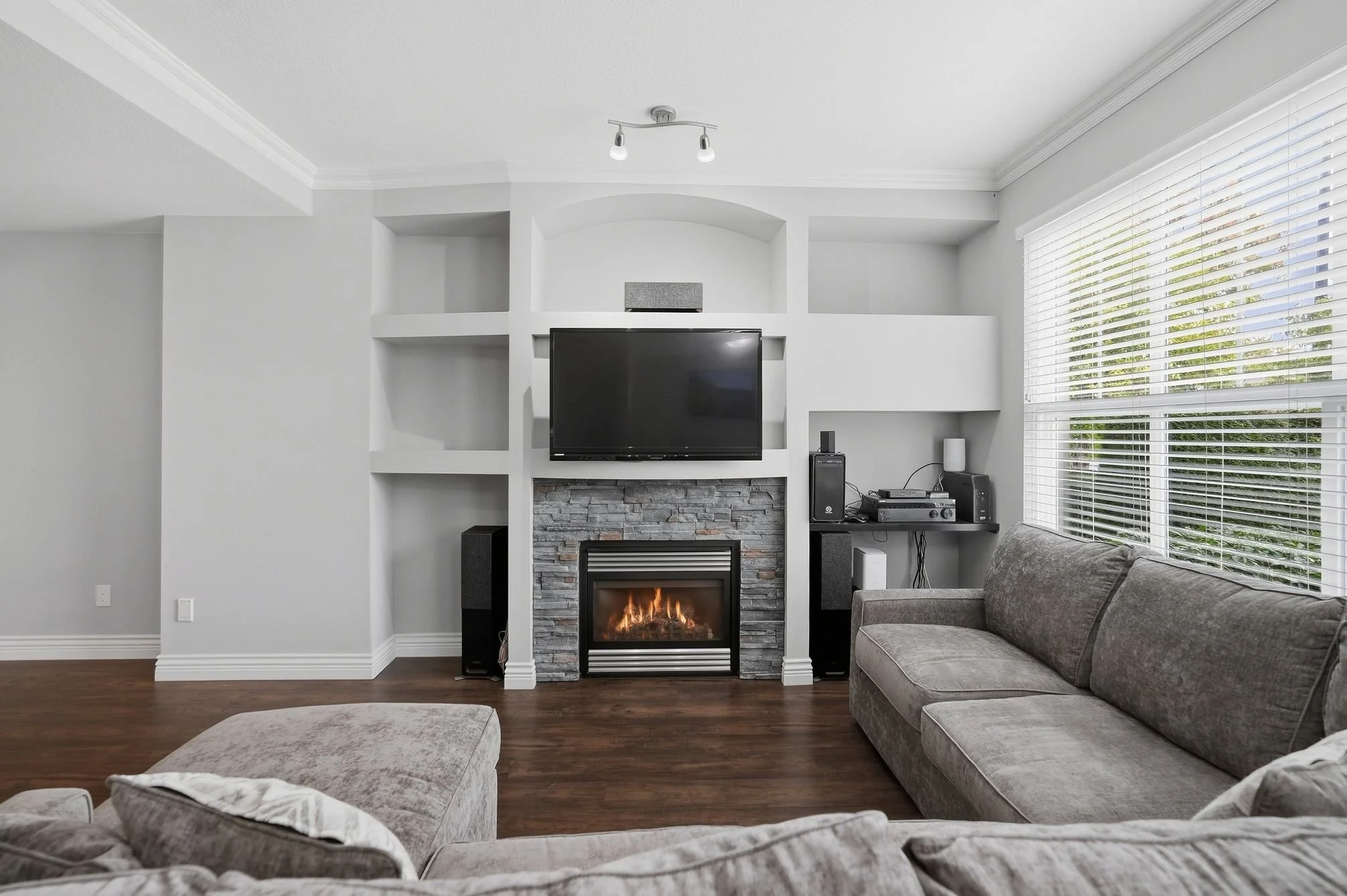 11720_Cottonwood_Dr_Maple_Ridge_014.jpg