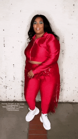 Lizzo-kerin-rose-a-morir-sena-yang-custom-design-absolut.gif