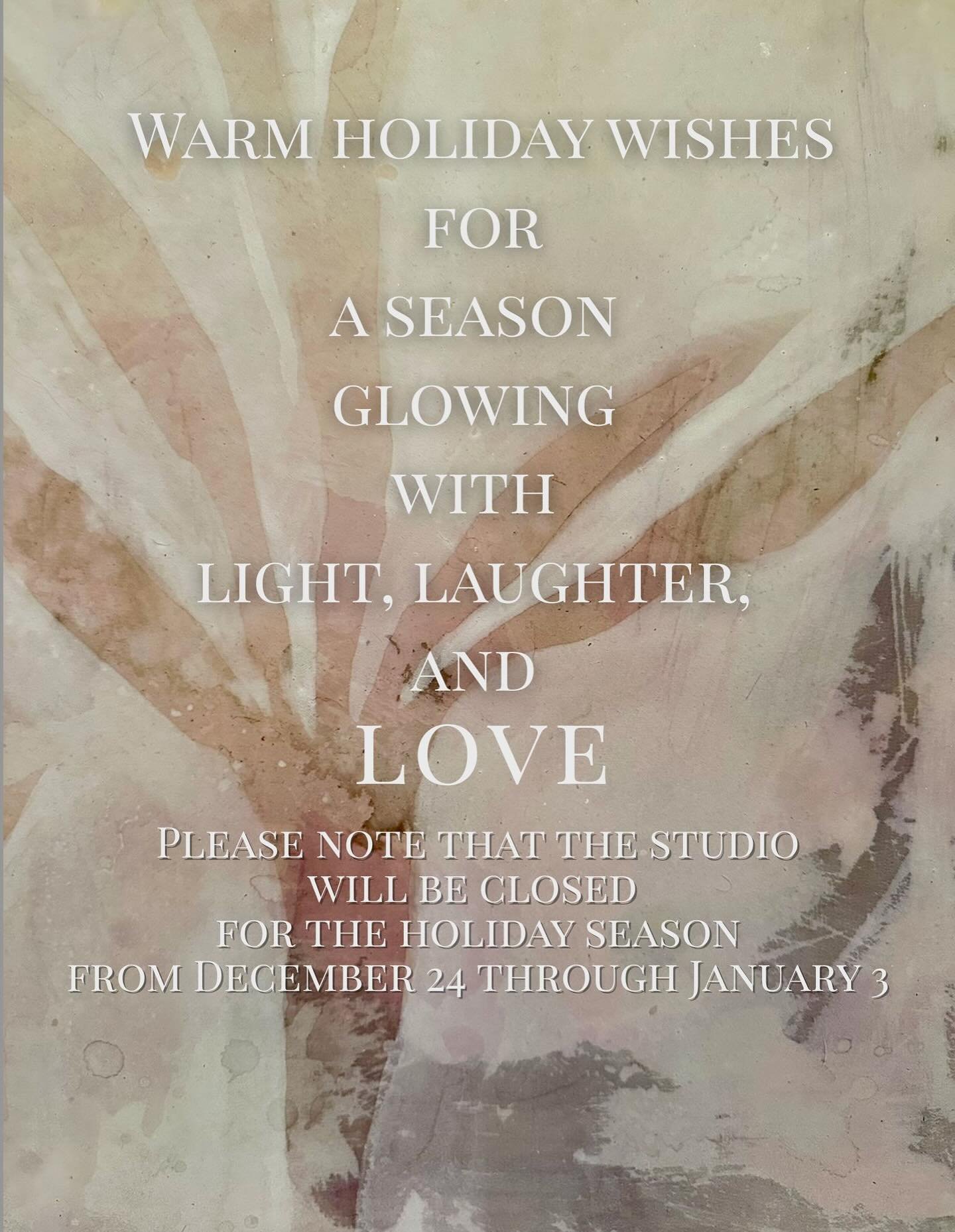 With gratitude for a beautiful year, we pause to celebrate the season. Please note that the studio will be closed from December 24th through January 3. 
#dawnsweitzer #dawnsweitzerstudio #hqandthegallery