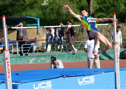 Why Set the Bar Low?