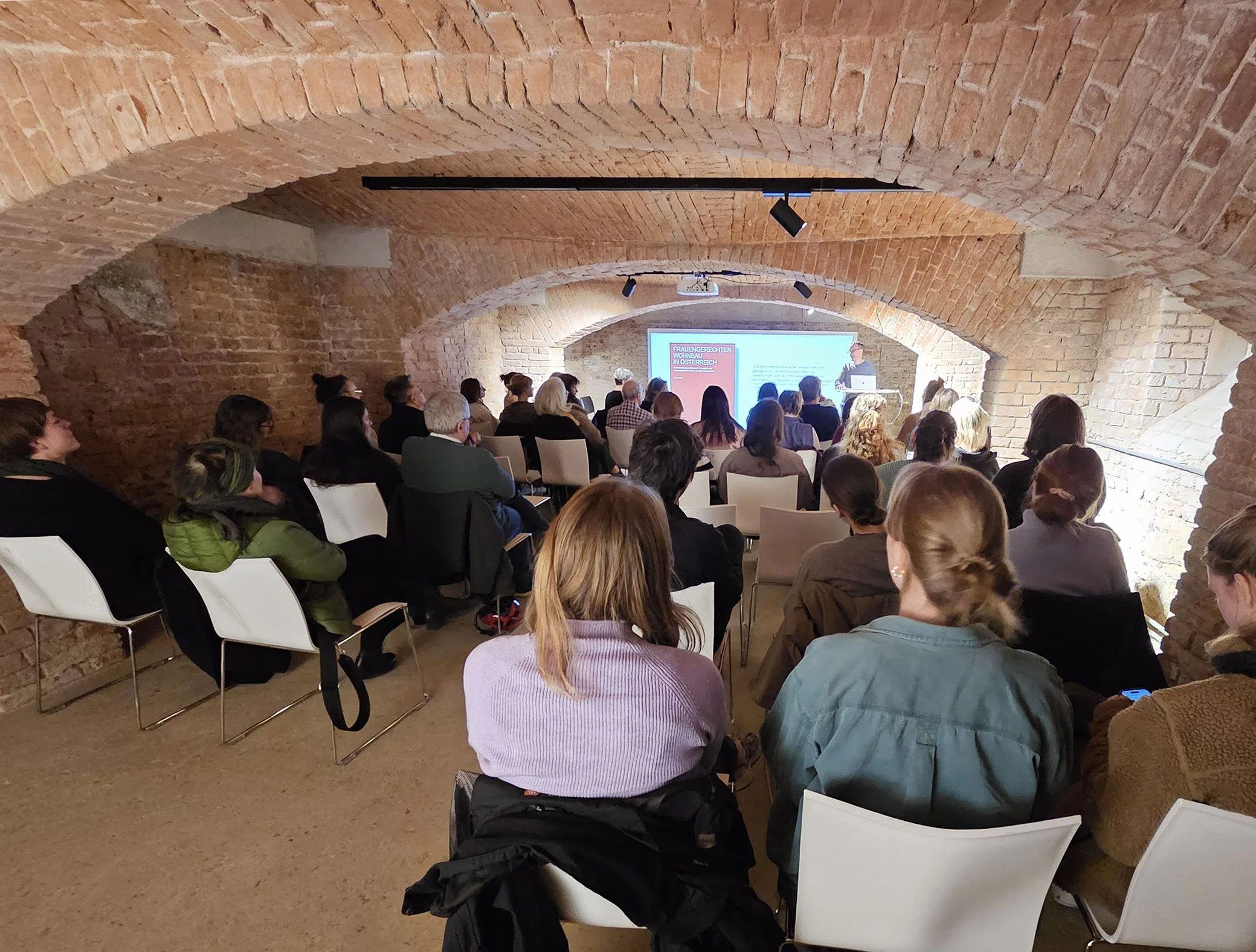 2_afo Linz_Buchpräsentation_Foto_TU Wien Academic Press.jpg