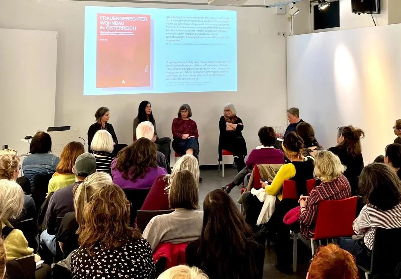 Frauengerechter+Wohnbau_Sabina+Riss_Buchpr%C3%A4sentation_Wien_08_Foto+Emma+Keller.jpg