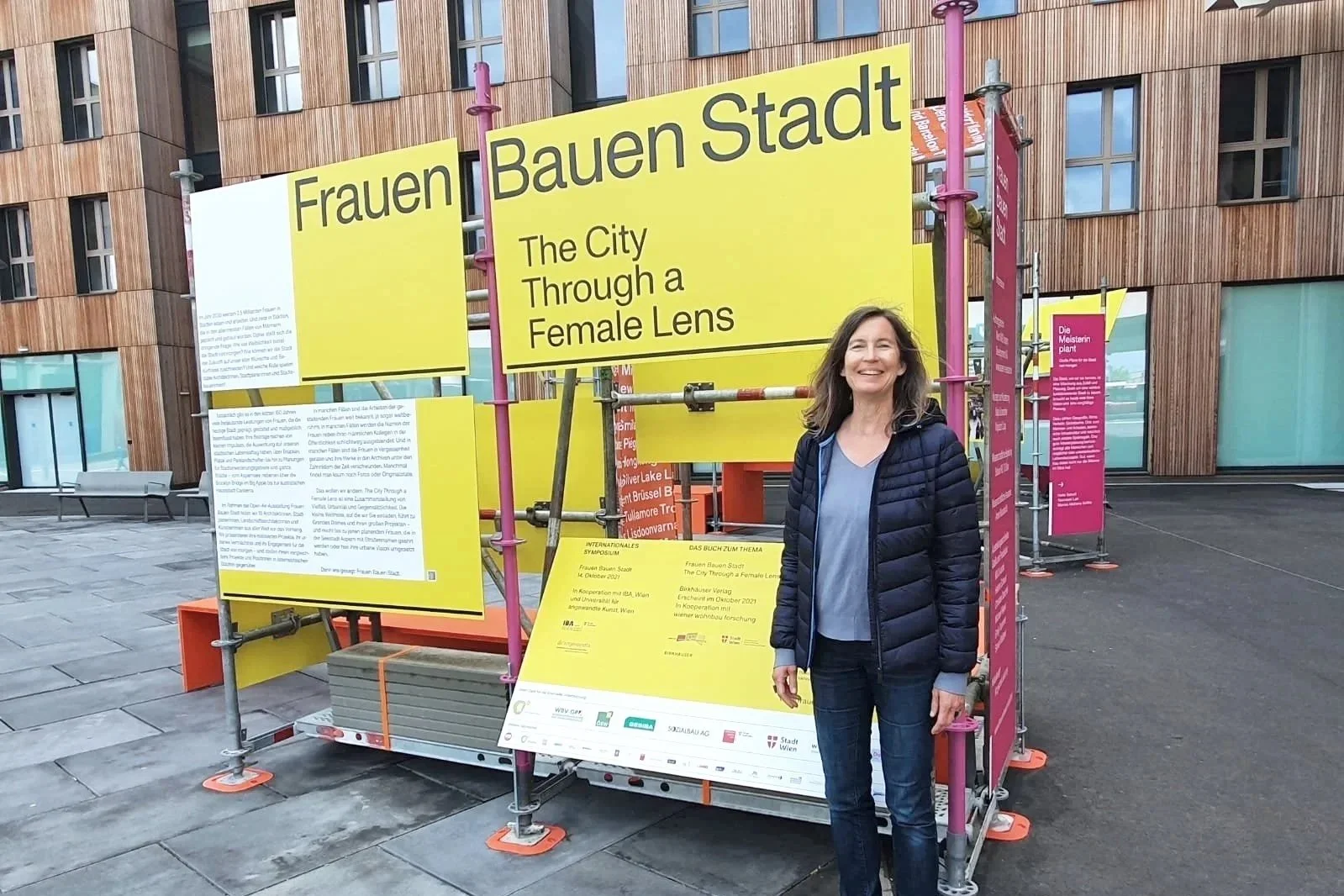 Ausstellungen & Kuration