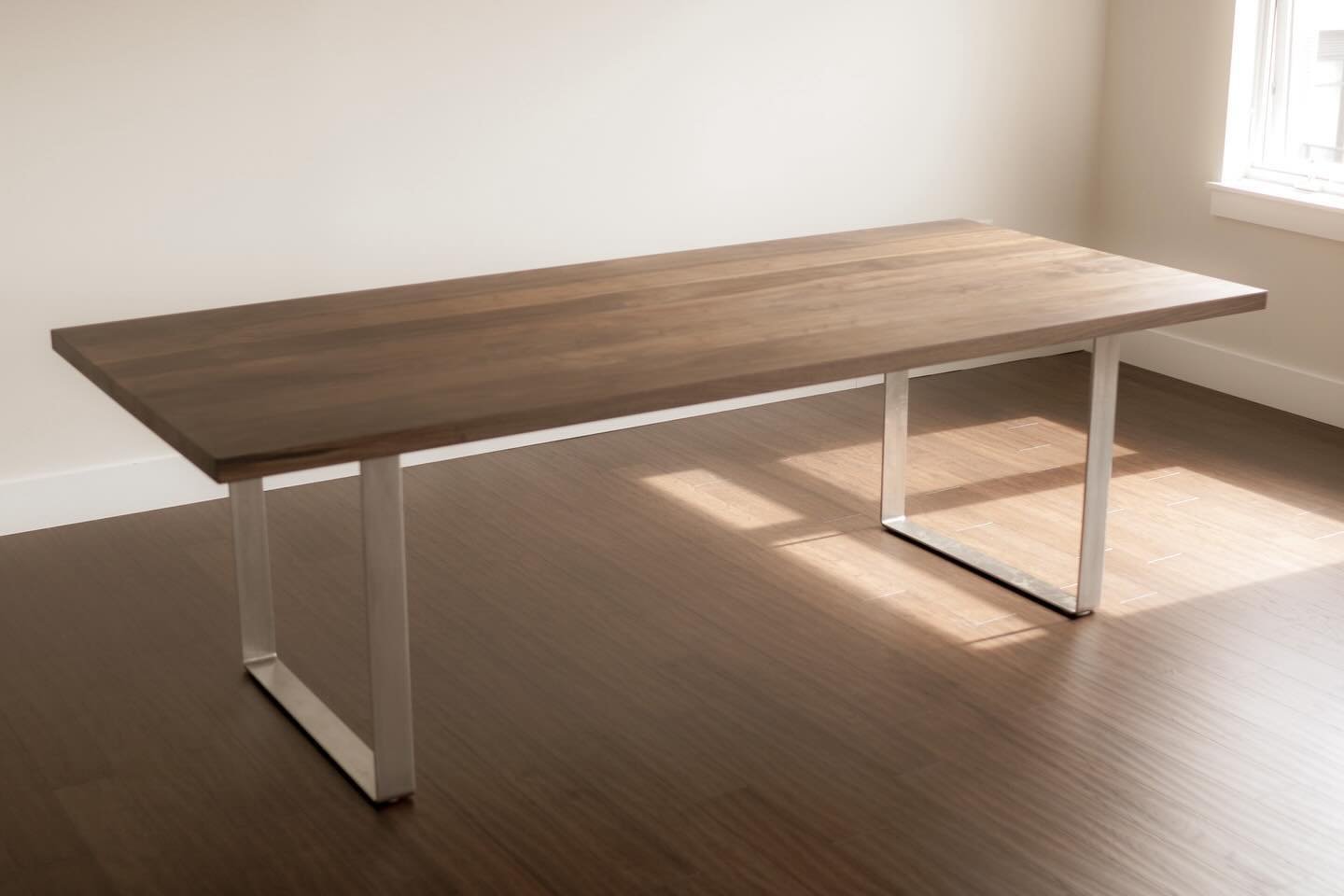 Walnut table with stainless steel legs. Simple and beautiful, if you&rsquo;re looking for a dark colour tone, hard to beat walnut 🌳

#walnut #walluttable #stainlesssteel #furniture #woodworking #design #handmade #walnutfurniture #waaywood #oilfinish