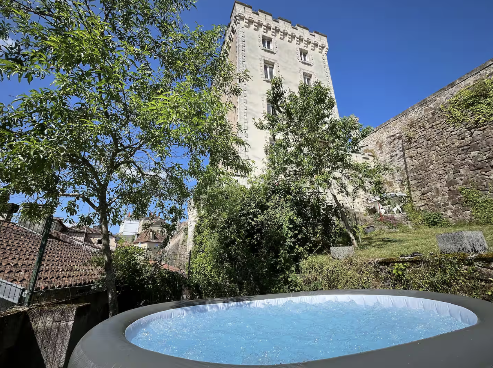 Castle Jaccuzzi.png