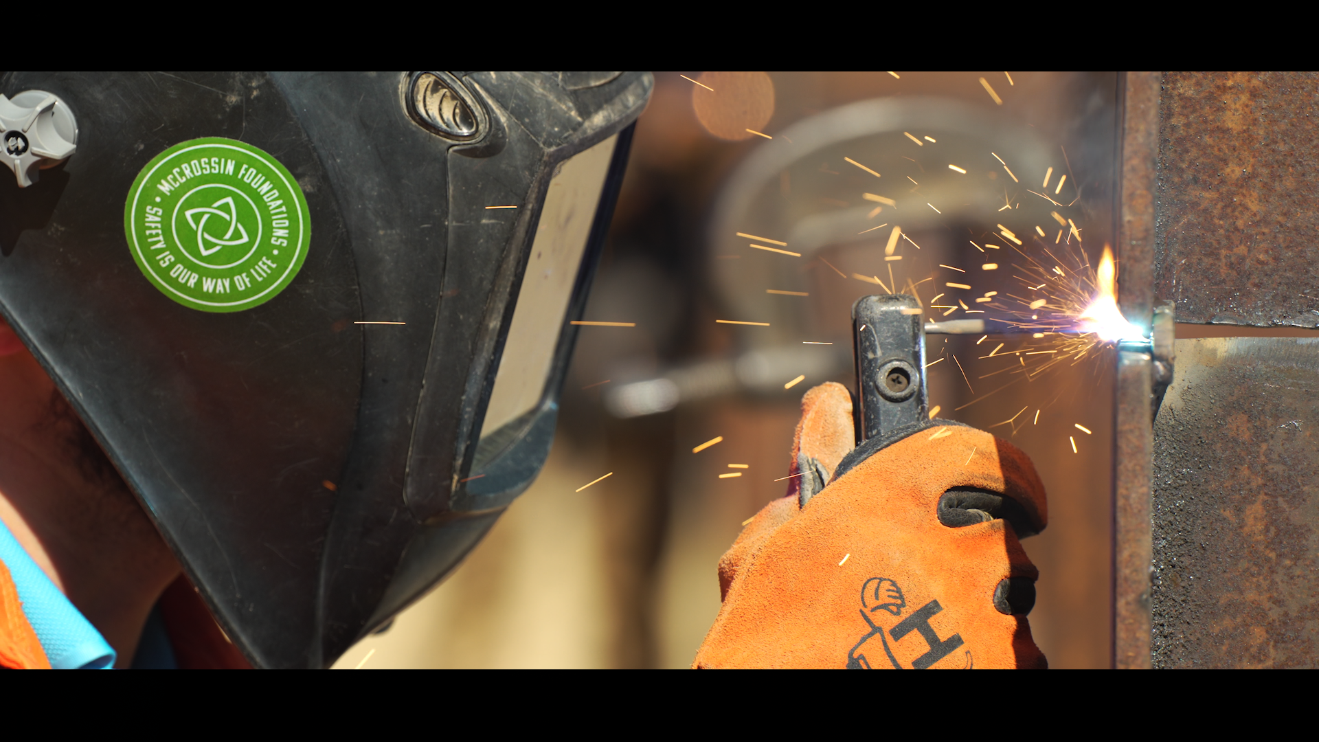 Broll 1 .00_00_05_17.Still003.png