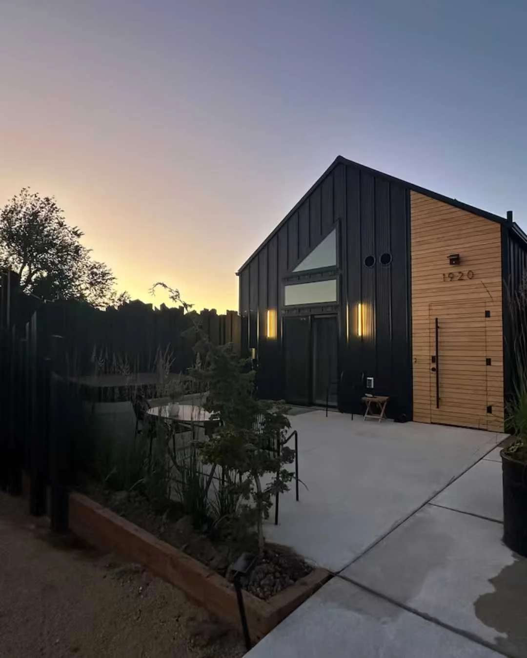 Planning a Montana escape? ✨🏔️ montanahomeedit just curated the ultimate list of stays across the state&mdash;from romantic treehouses near Glacier to chic downtown lofts in Billings. 

Get your guide at montanaedit.com