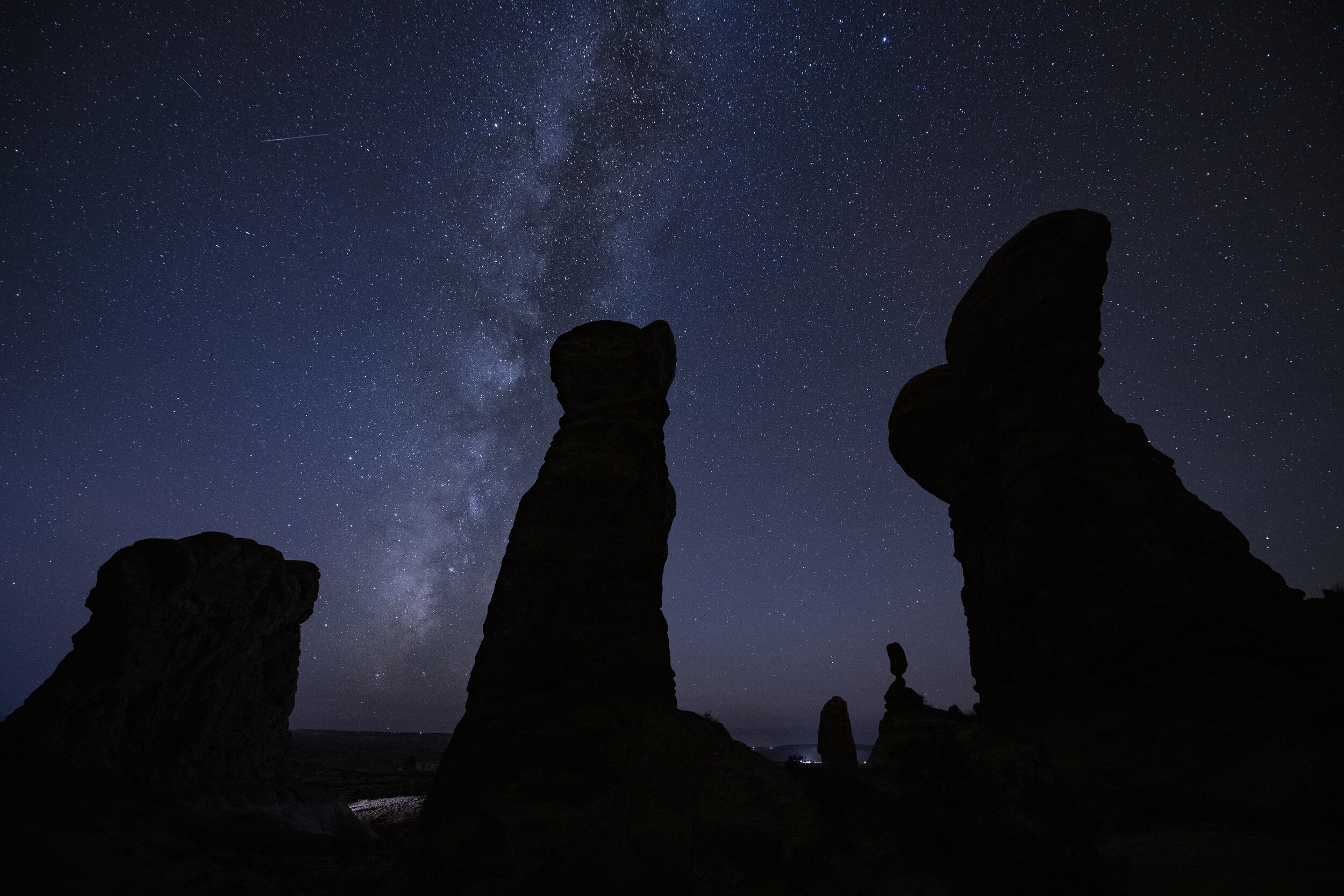 Garden of Eden hoodoos MW.jpg