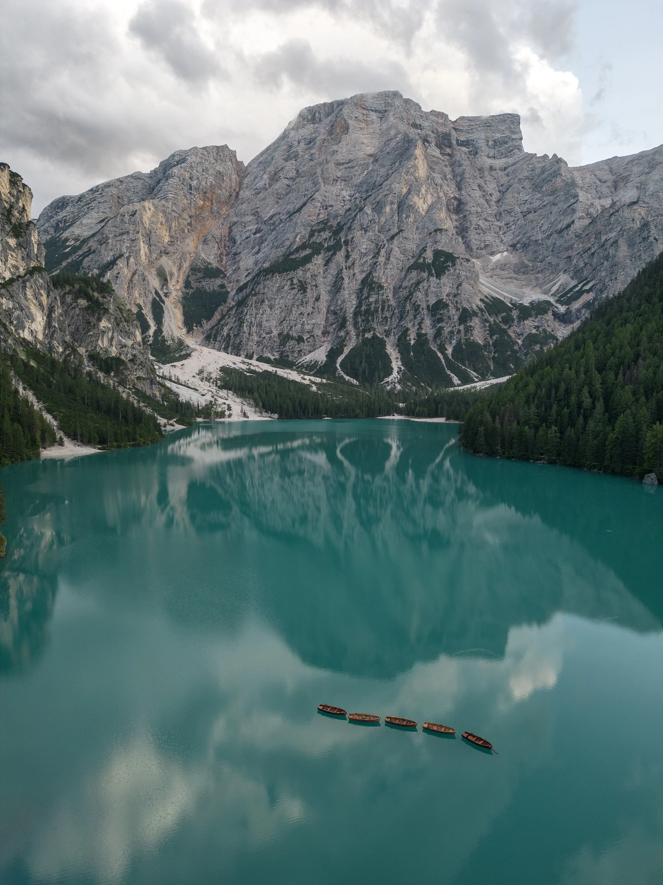 Lagodi Braies drone lake boats mtn0528.jpg