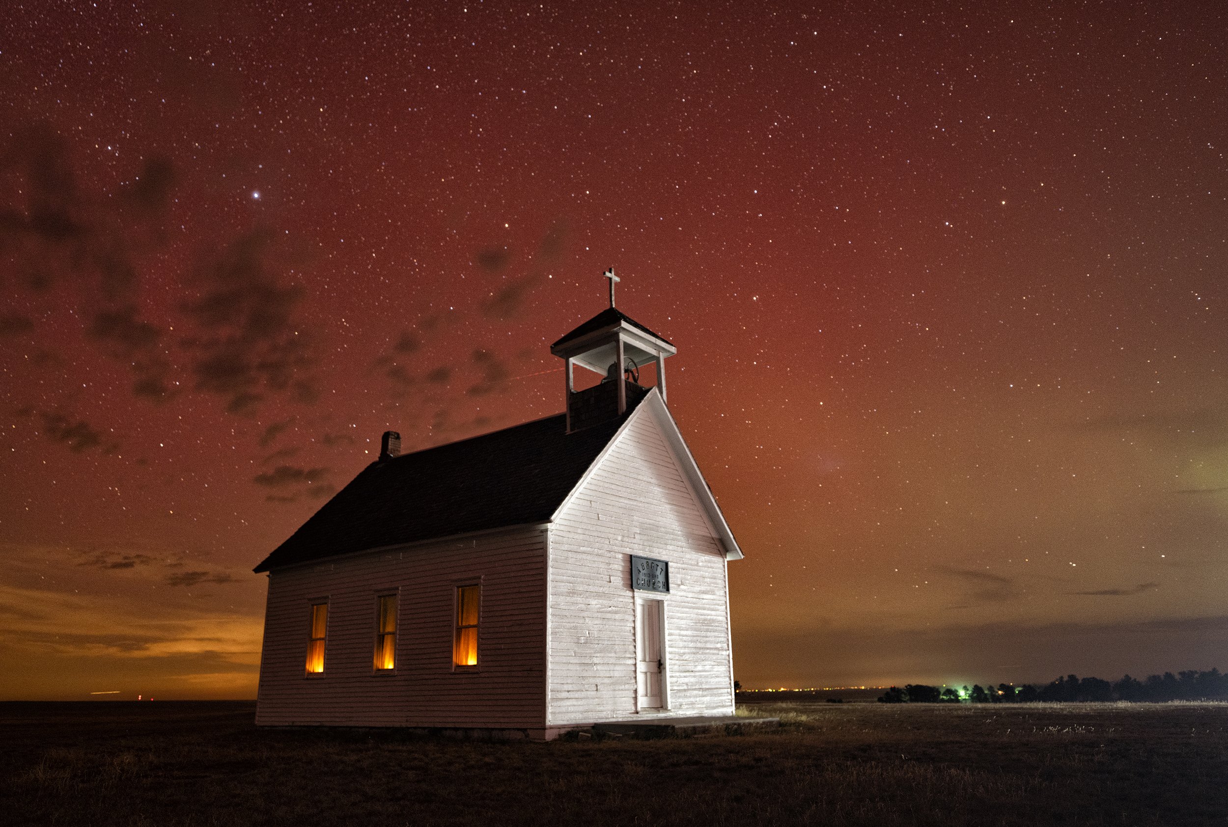 Aurora church red sky2865.jpg