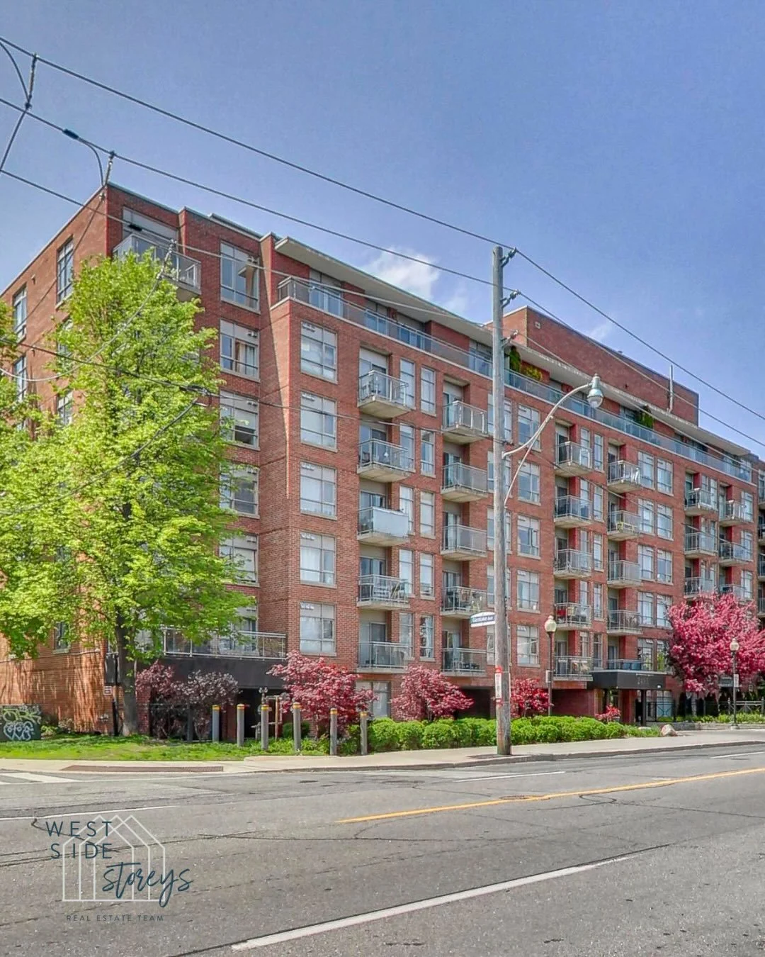 JUST LISTED ✨ A serene Scandinavian-inspired retreat in the heart of Toronto&rsquo;s charming West Bend at 712 - 2495 Dundas St. W. 

Situated in the boutique Glen Lake building, this stunning top floor, 1 bed/1 bath corner suite blends modern design