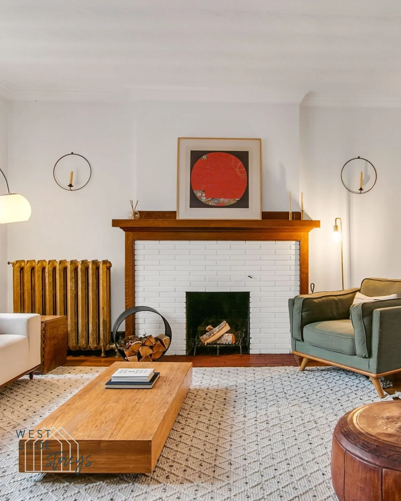 PRICE IMPROVEMENT 🏡 Spacious and charming detached home in High Park/Roncesvalles at 1 Algonquin Ave.  Now listed for $1,975,000!

This gracious 5+1 bedroom/3 bath home has maintained its stunning original details while integrating modern updates th