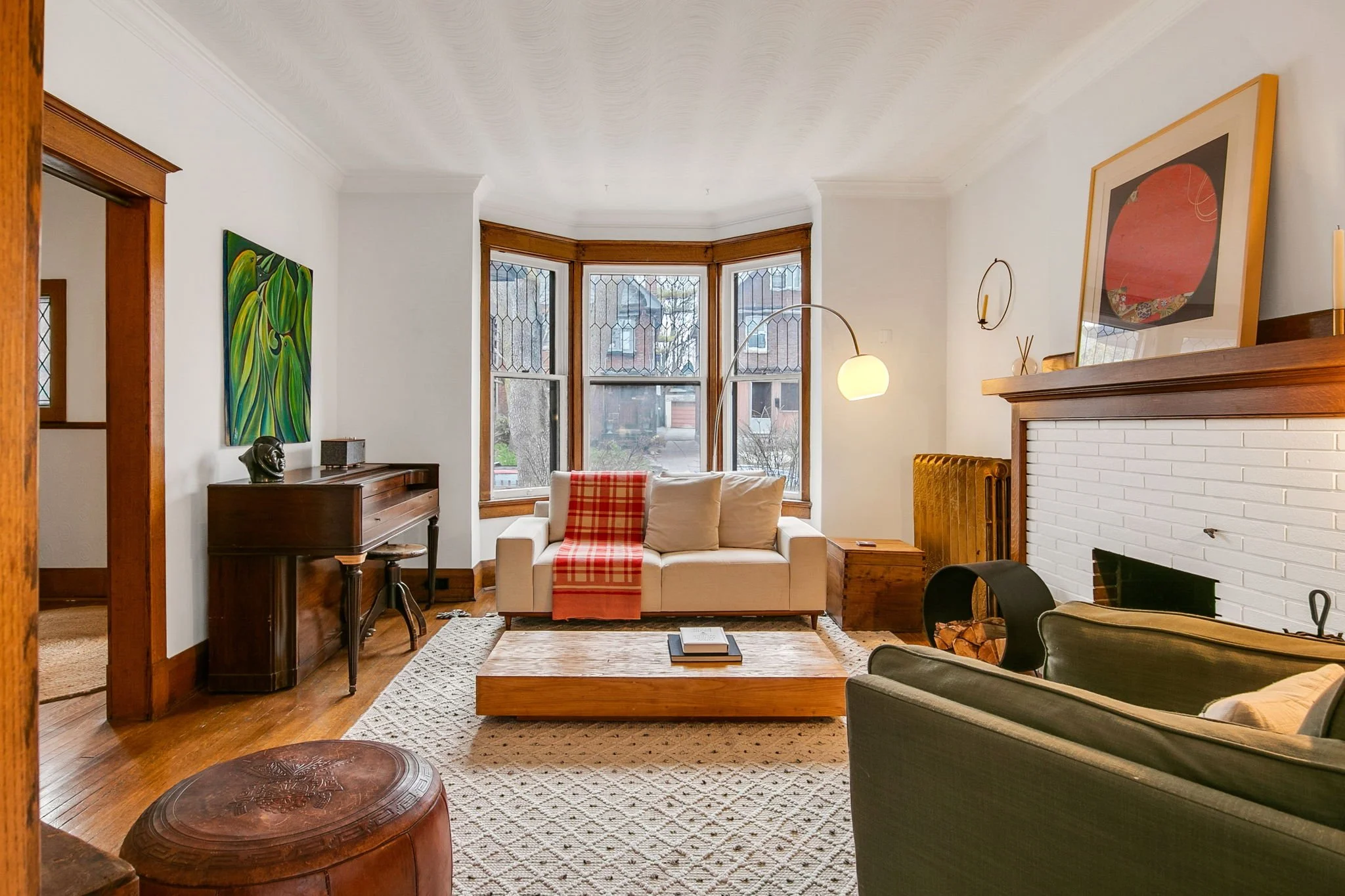 17-web-or-mls-8_005_Living Room.jpg