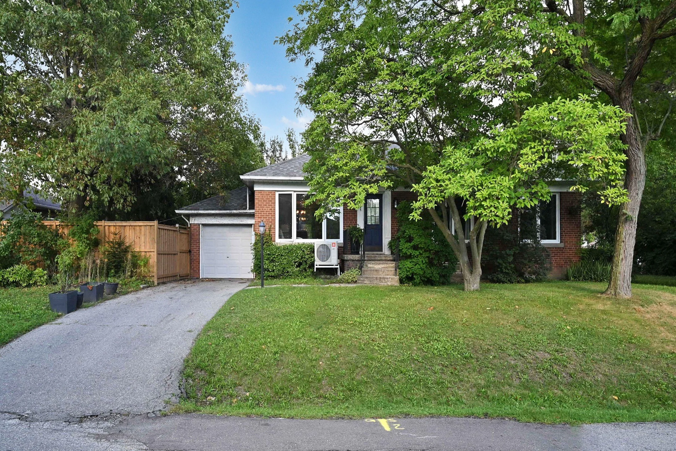 House for Lease in Etobicoke at 1 Ravenscrest Drive