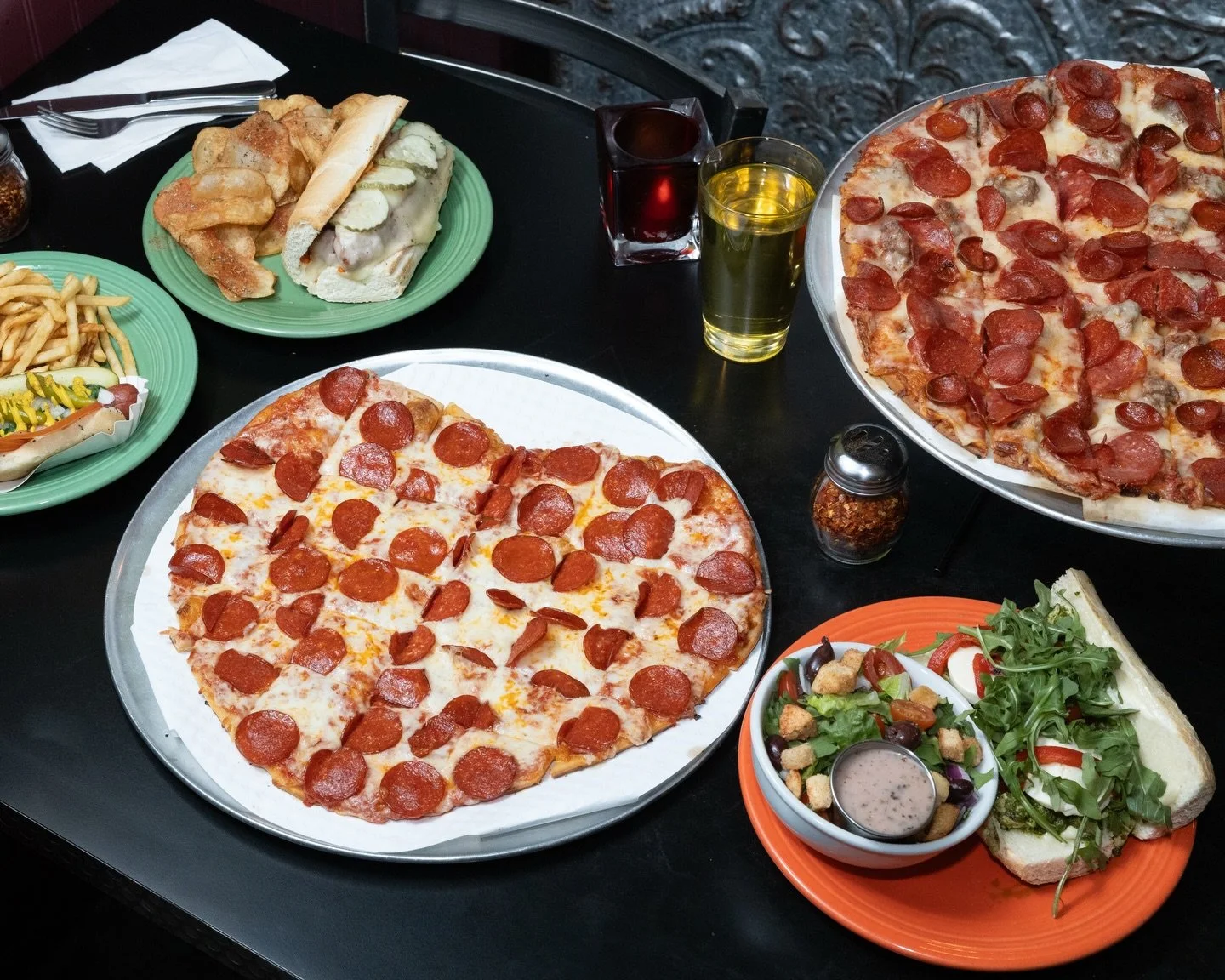 Nothing says &ldquo;I love you&rdquo; like letting them have the last slice.

This Valentine&rsquo;s Day, make it saucy. Make it cheesy. Make it Gino&rsquo;s.

Tag your Valentine below 🍕❤️

#MemoriesAtGinos #GinosEast #ChicagoEats #ValentinesDinner 