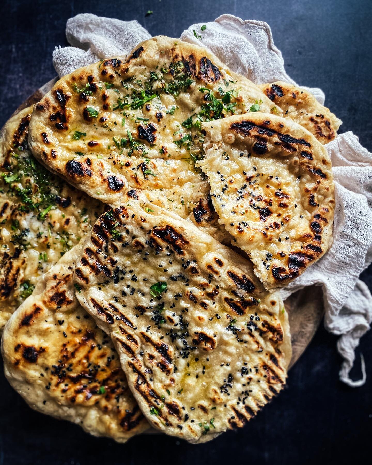 Sourdough Naan Bread. The perfect accompaniment to your Friday night curry. Everyone in our house loves these. Happy Friday. Have a fantastic weekend everyone ✨. 

#sourdough #sourdoughdiscard #sourdoughdiscardrecipe #funwithsourdough #funwithsourdou