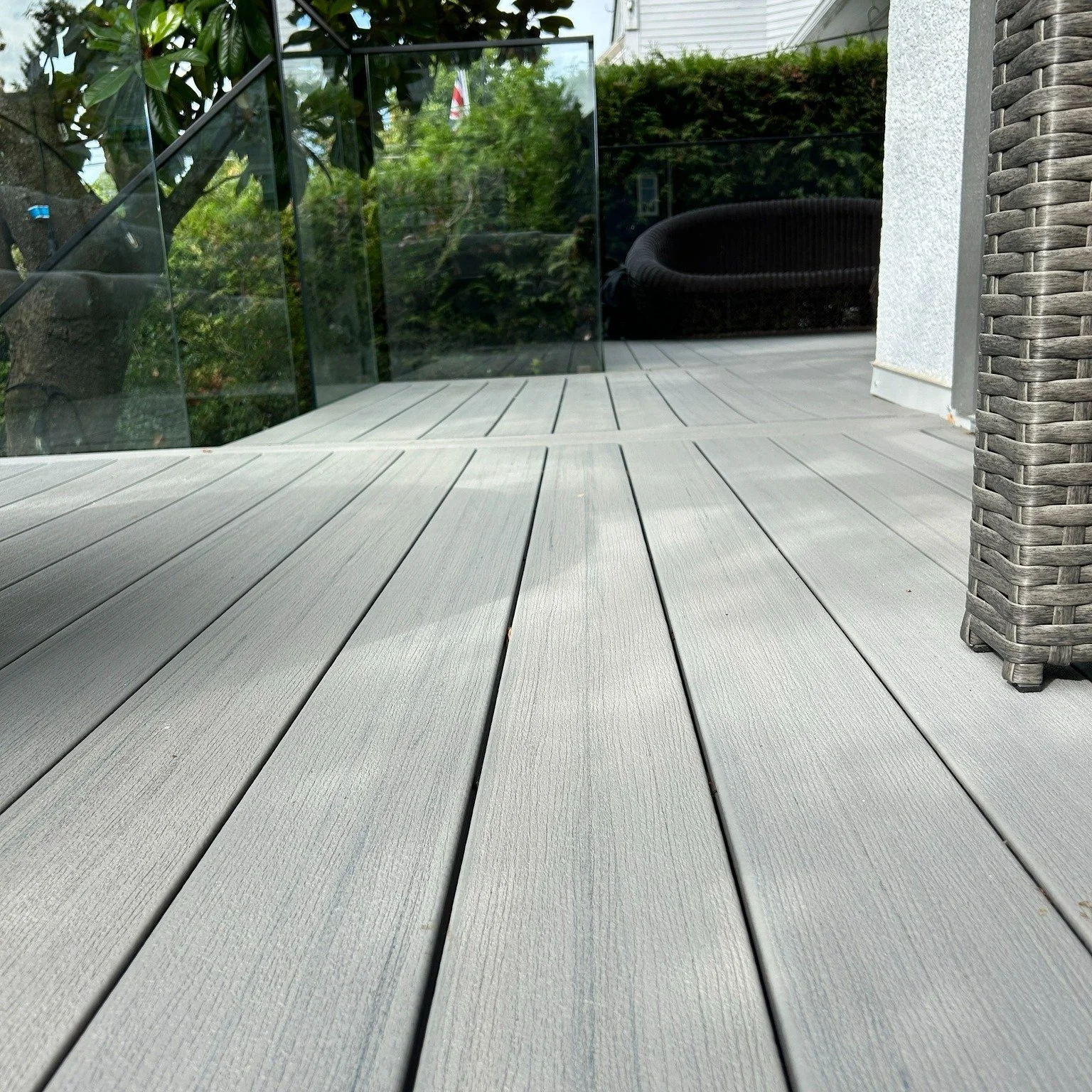 With snowfall expected in the Lower Mainland, keep these tips in mind to protect your deck and avoid potential damage ❄

Avoid metal shovels that can scratch or gouge your decking. Instead, use a broom or plastic shovel.

Always go with the grain of 